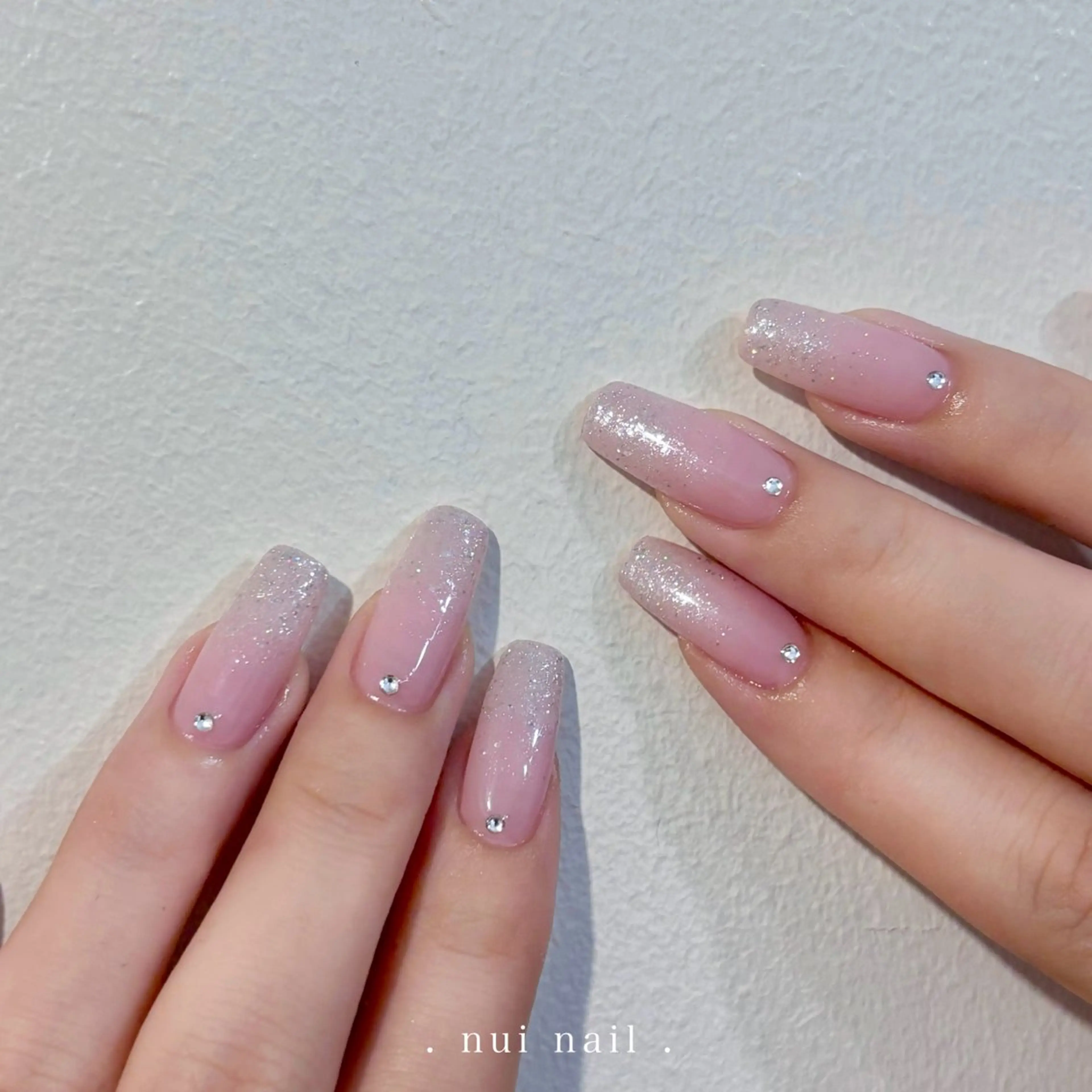 ネイル グラデーション ラメ(グリッター) ラメグラデーション nui nailのネイルデザイン