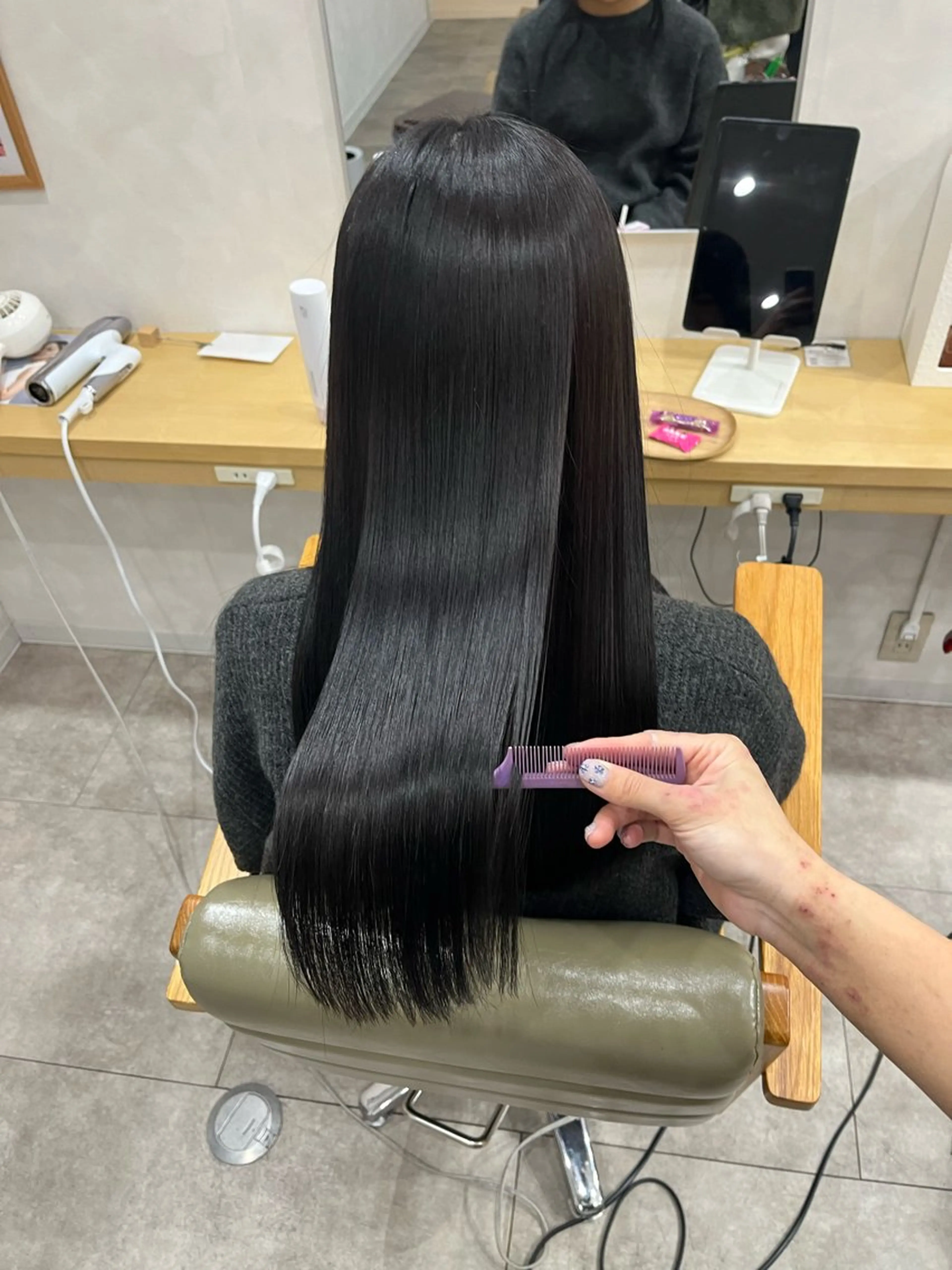 ロング カラー 髪質改善 レイヤーカット トリートメント 酸性ストレート ヘアカラー トリートメント 髪質改善/レイヤー/ ボブ/磯野史歩のヘアスタイル