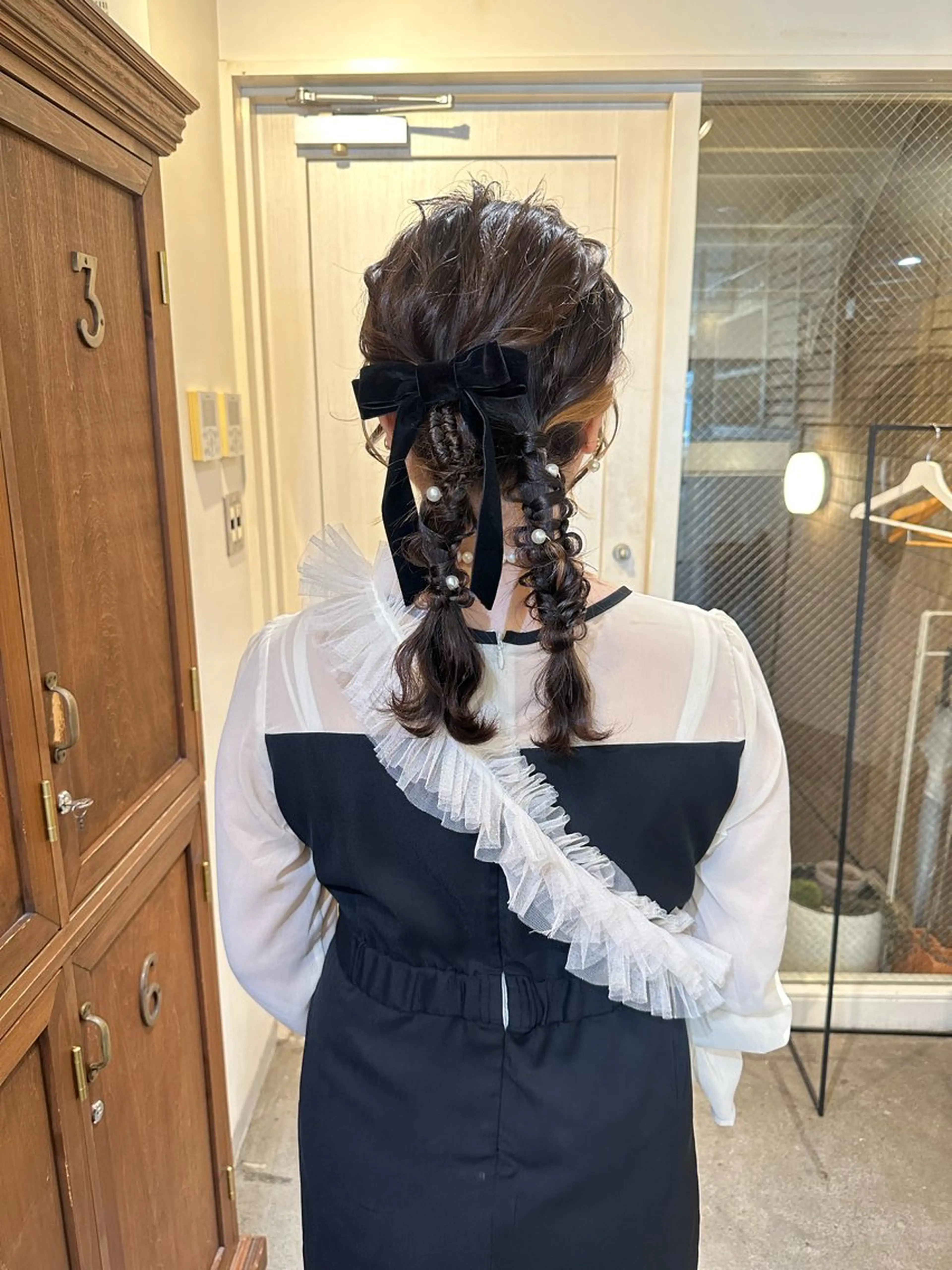 ミディアム カラー ヘアアレンジ ベージュカラー ブリーチ ブラウンカラー ケアブリーチ グレージュ ヘアセット カットモデル募集中 ／HARUKA🎀のヘアスタイル