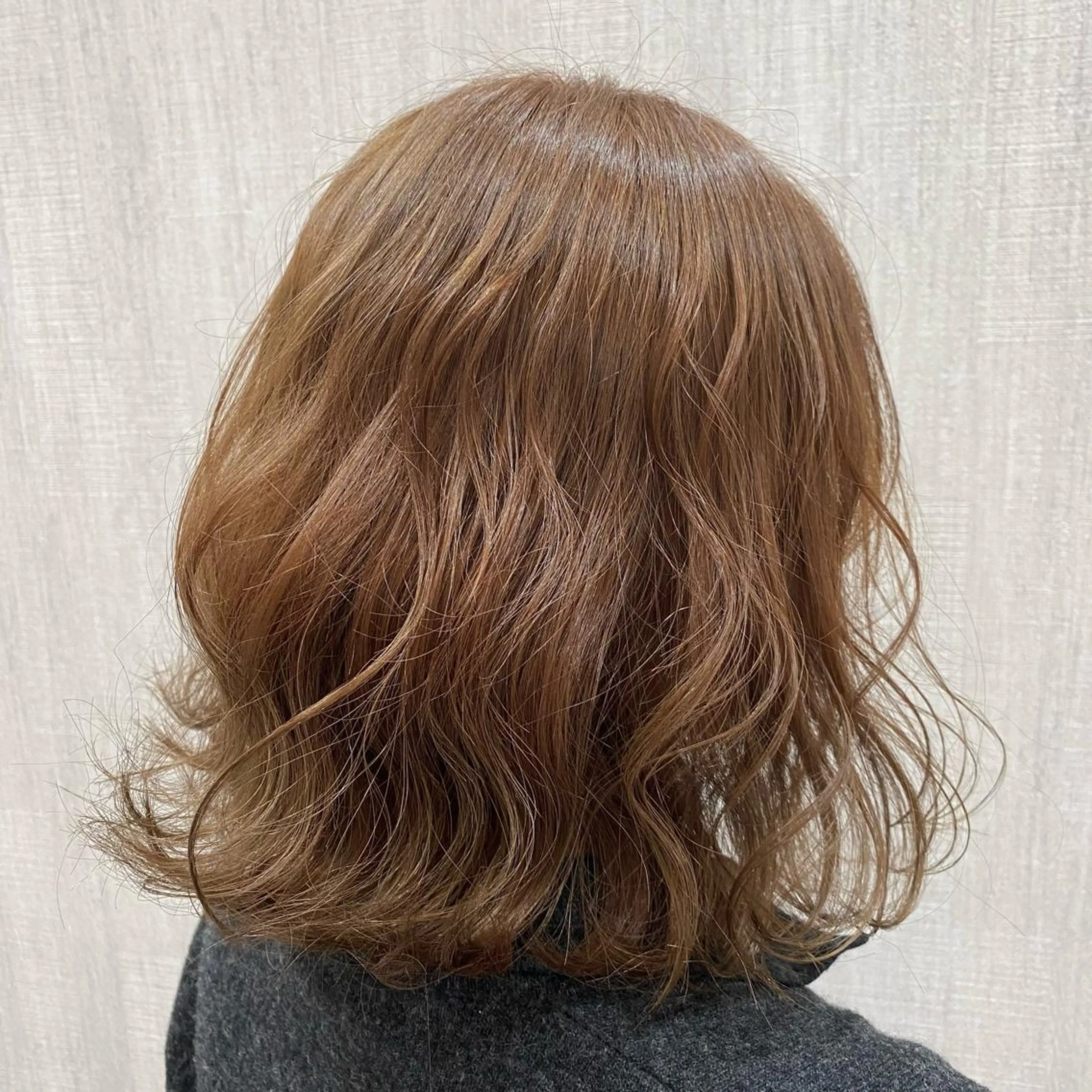 ミディアム カラー ヘアカラー 🫧透け感⋆艶髪💎 山口アヤカのヘアスタイル