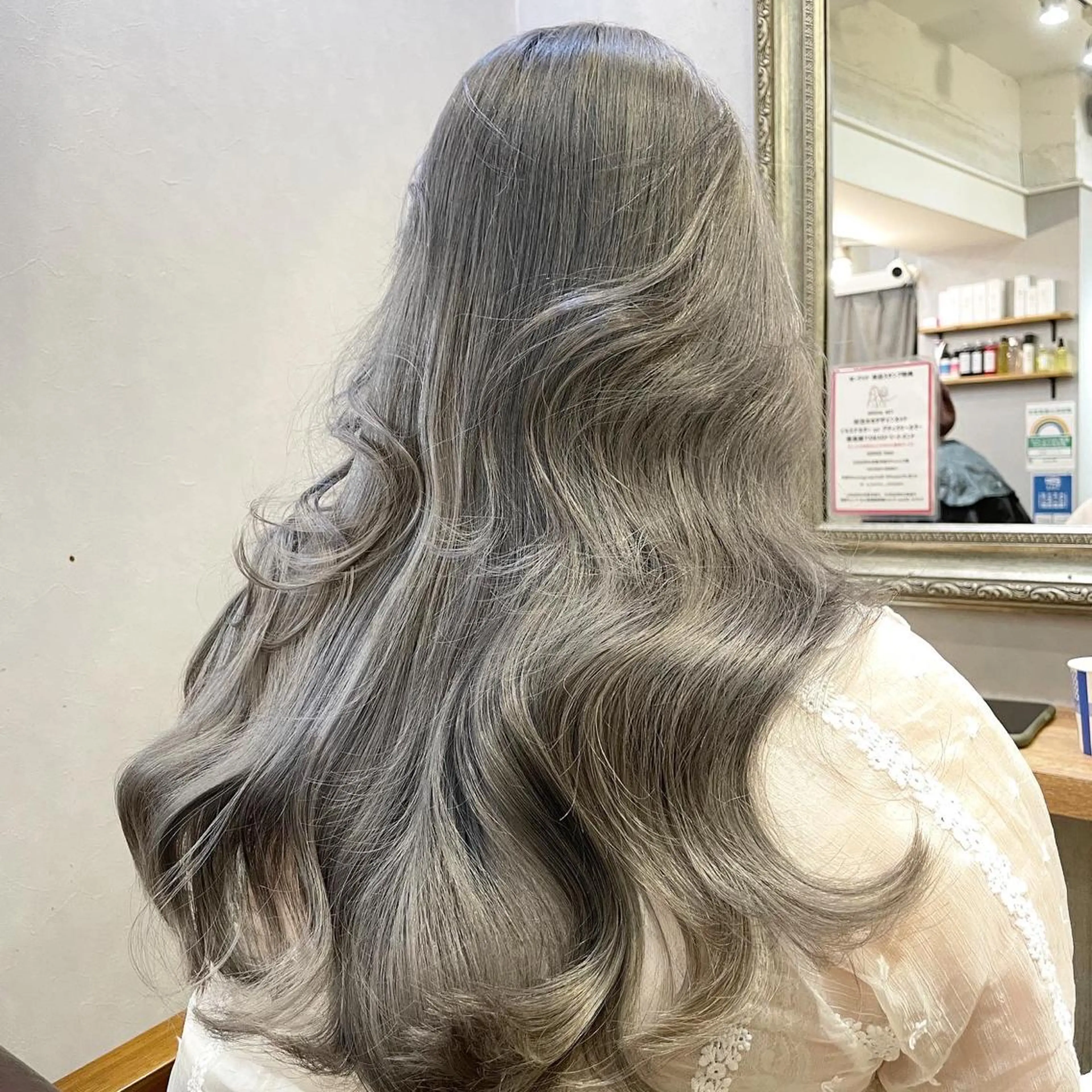 セミロング カラー ブリーチ 新宿/レイヤー特化 韓国ヘア/海外ヘアのヘアスタイル