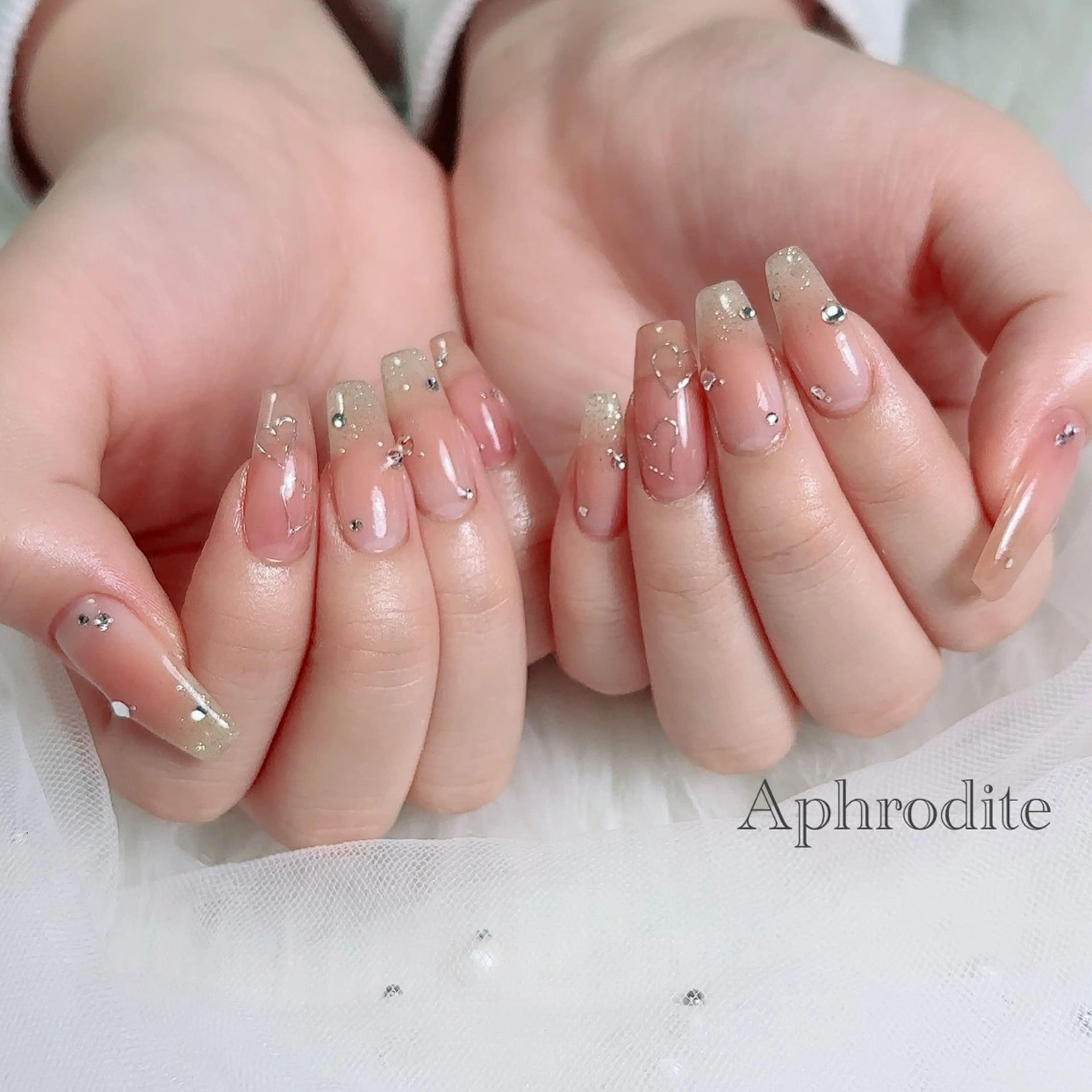 ネイル Aphrodite パラジェル認定サロンのネイルデザイン