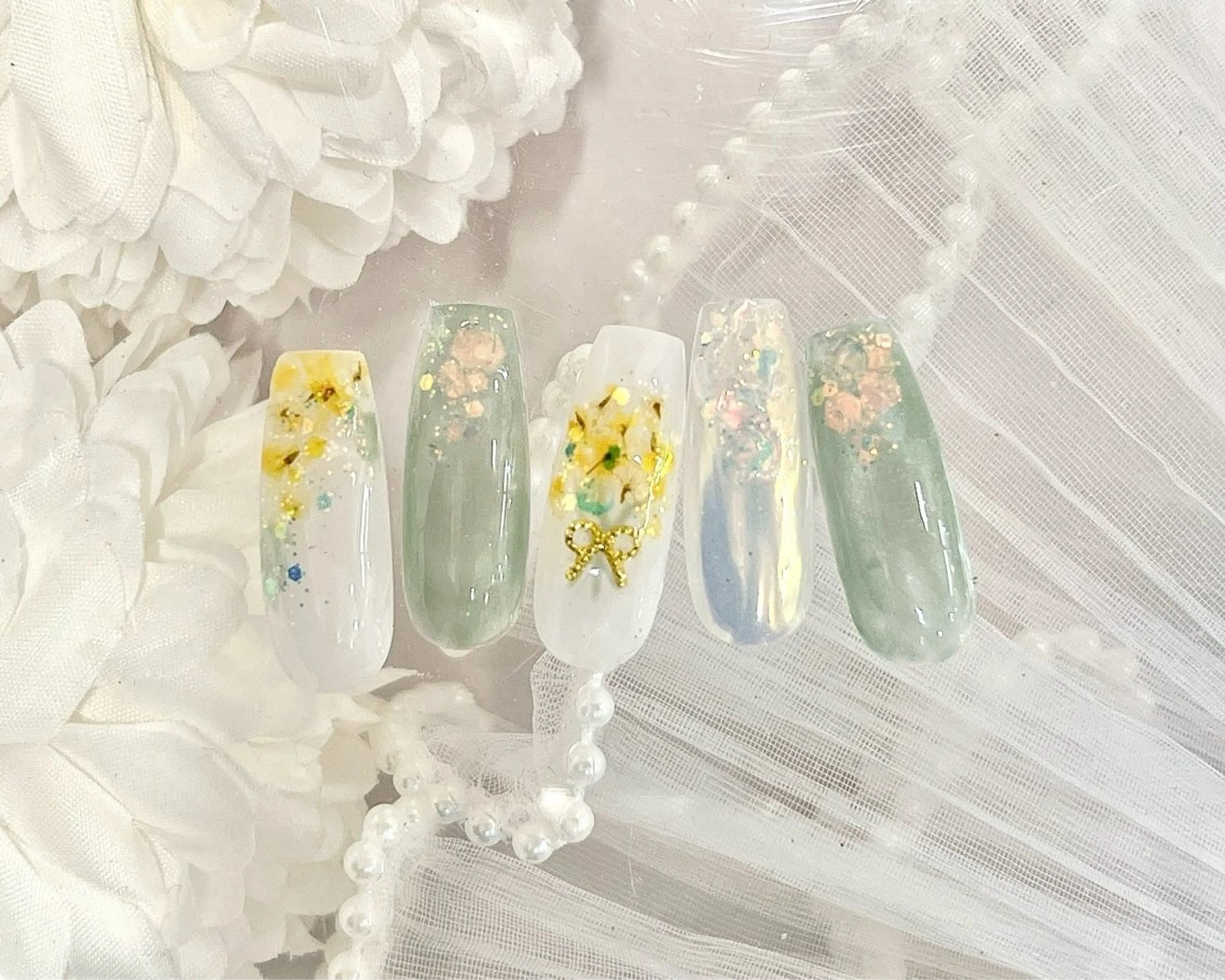 ネイル アートネイル フラッシュネイル フラワーネイル ジェルネイル ガーリー ハンドネイル Puti nailのネイルデザイン