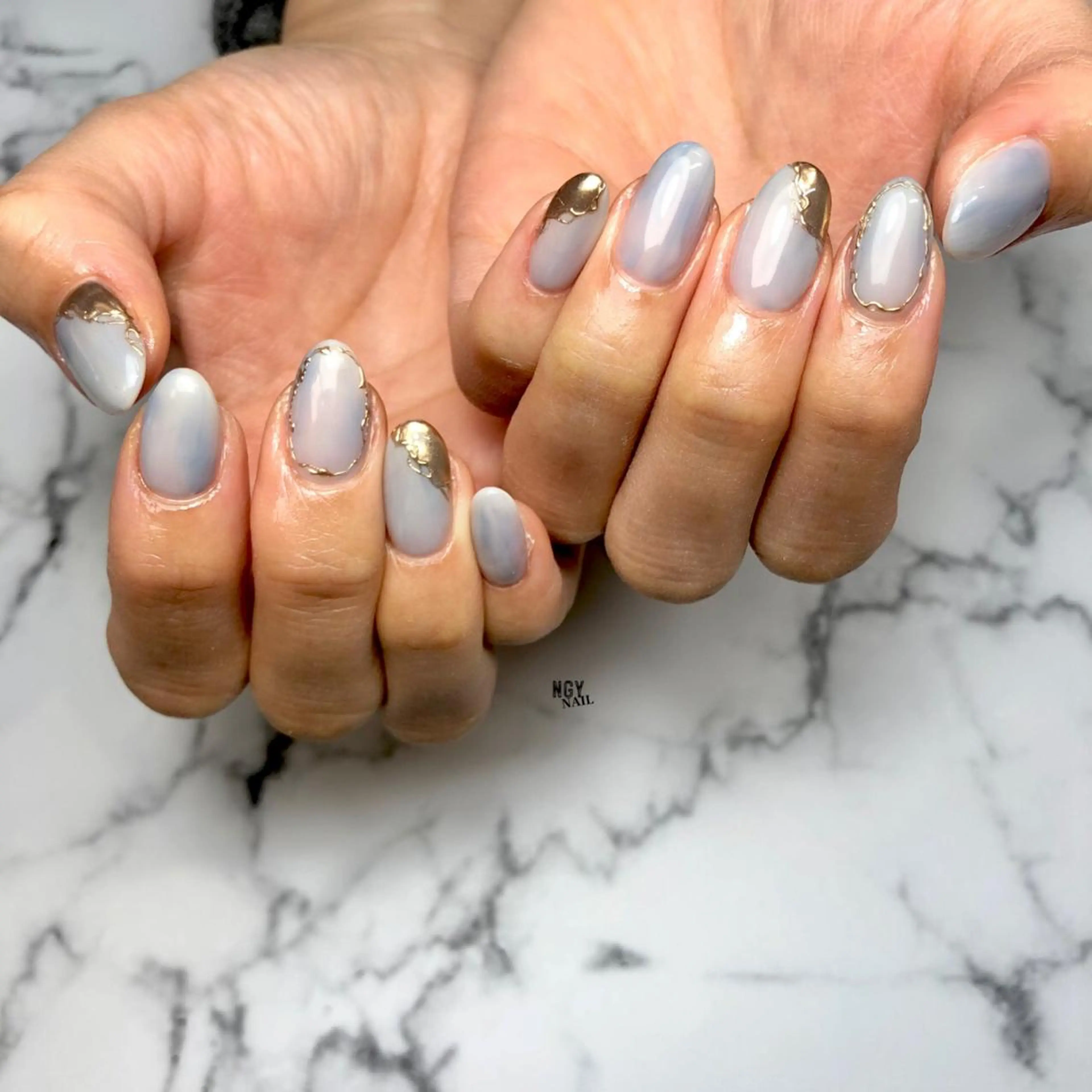 ネイル ブルー 水色 大理石ネイル(マーブル) ミラーネイル ニュアンスネイル ハンドネイル NAIL NOWのネイルデザイン