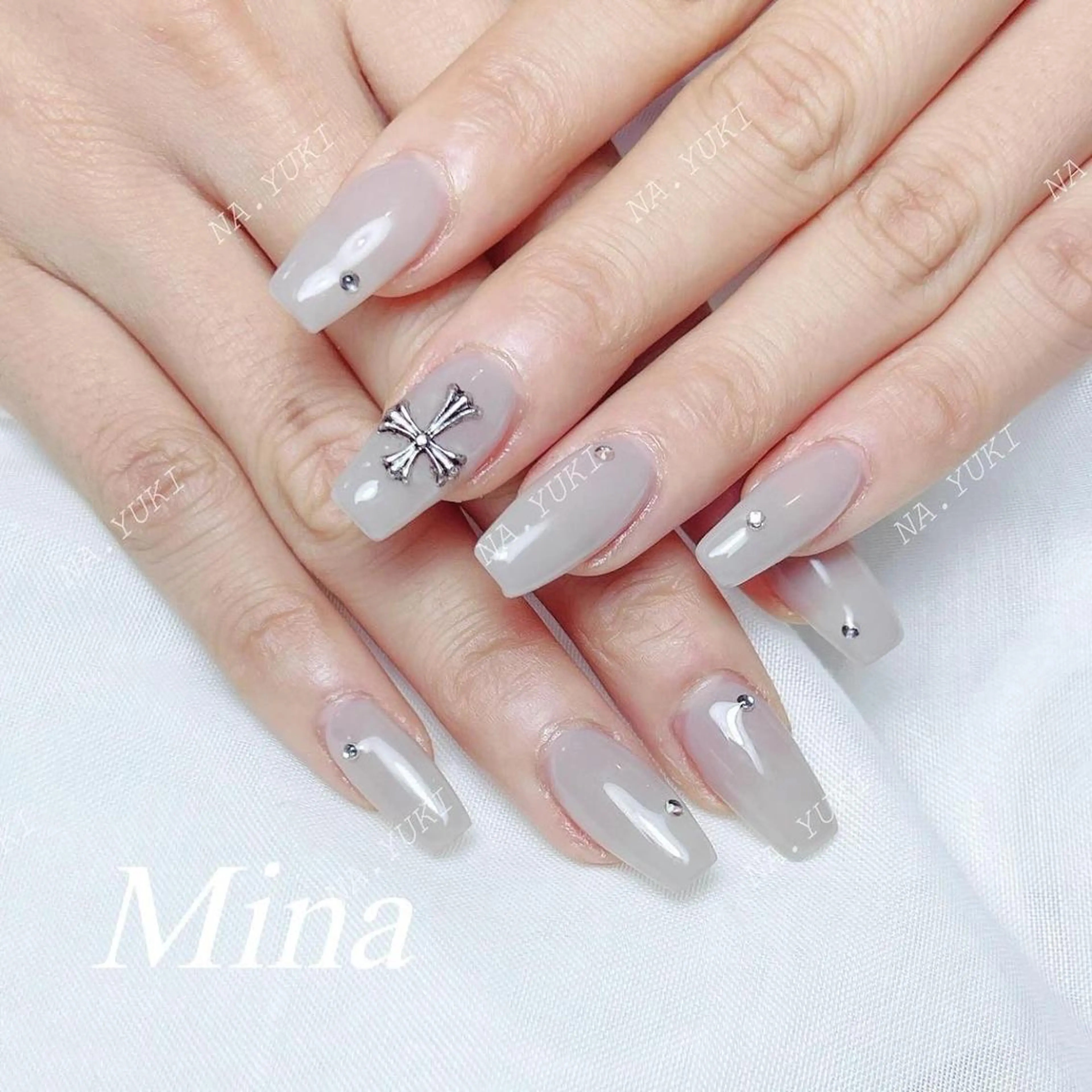 ネイル ハンドネイル ハンドケア 🌷 Mooning 🌷のネイルデザイン