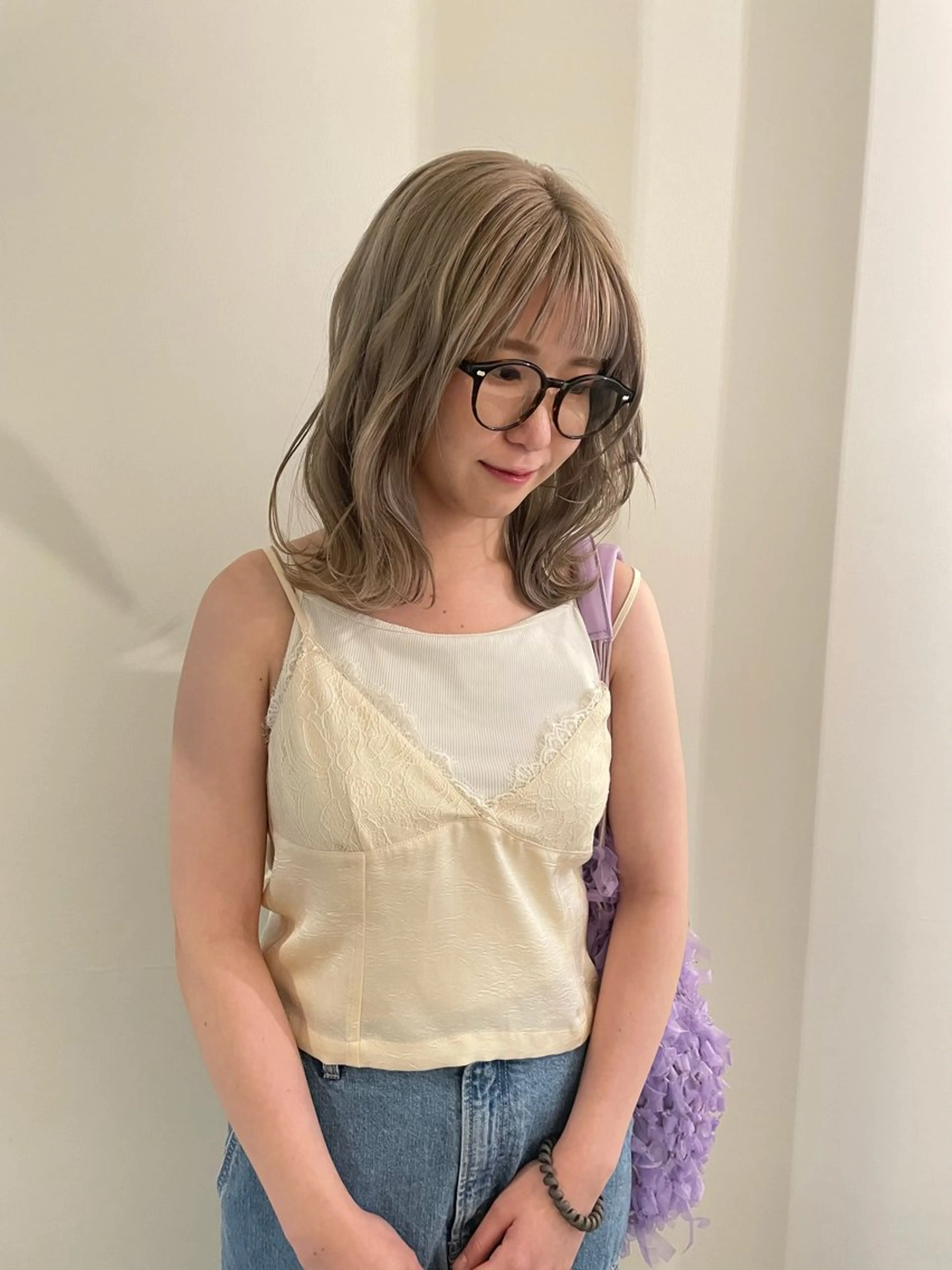 ミディアム カラー ブリーチ ブロンド ヘアカラー 渋谷 留菜のヘアスタイル