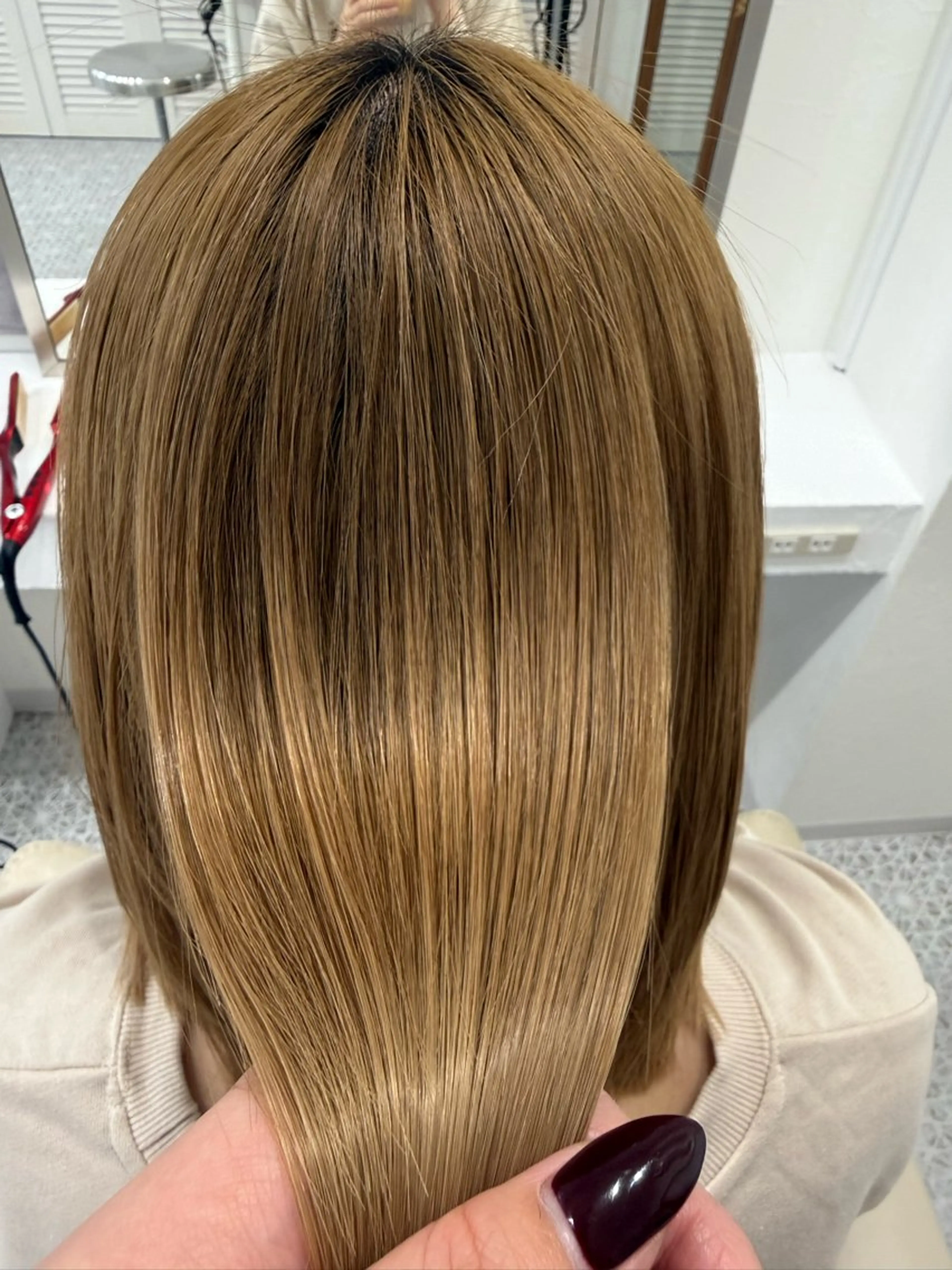 ミディアム カット ヘアカラー トリートメント LOMARLIE/ NATUMIのヘアスタイル