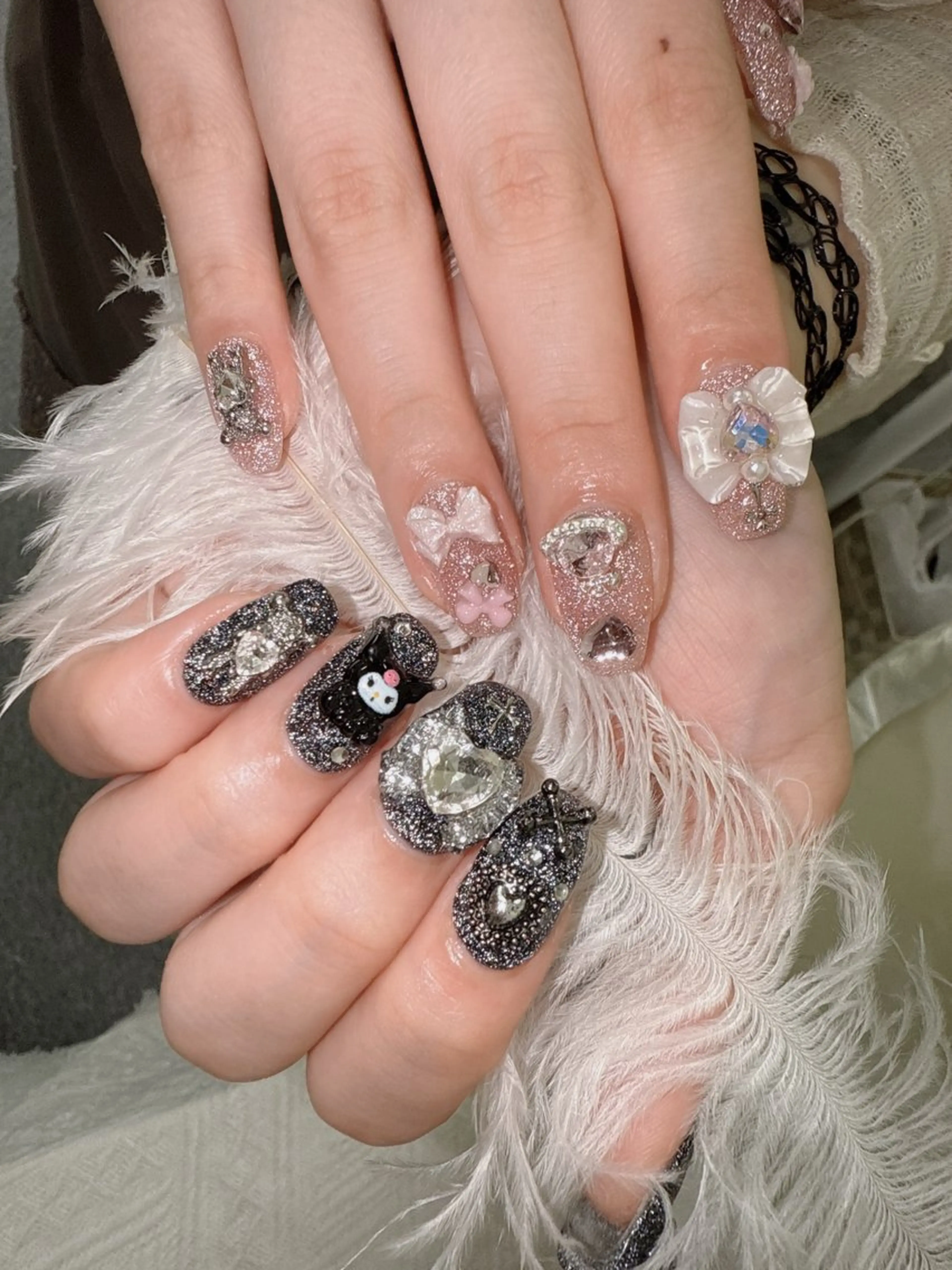 ネイル ハンドネイル グロー ネイルのネイルデザイン