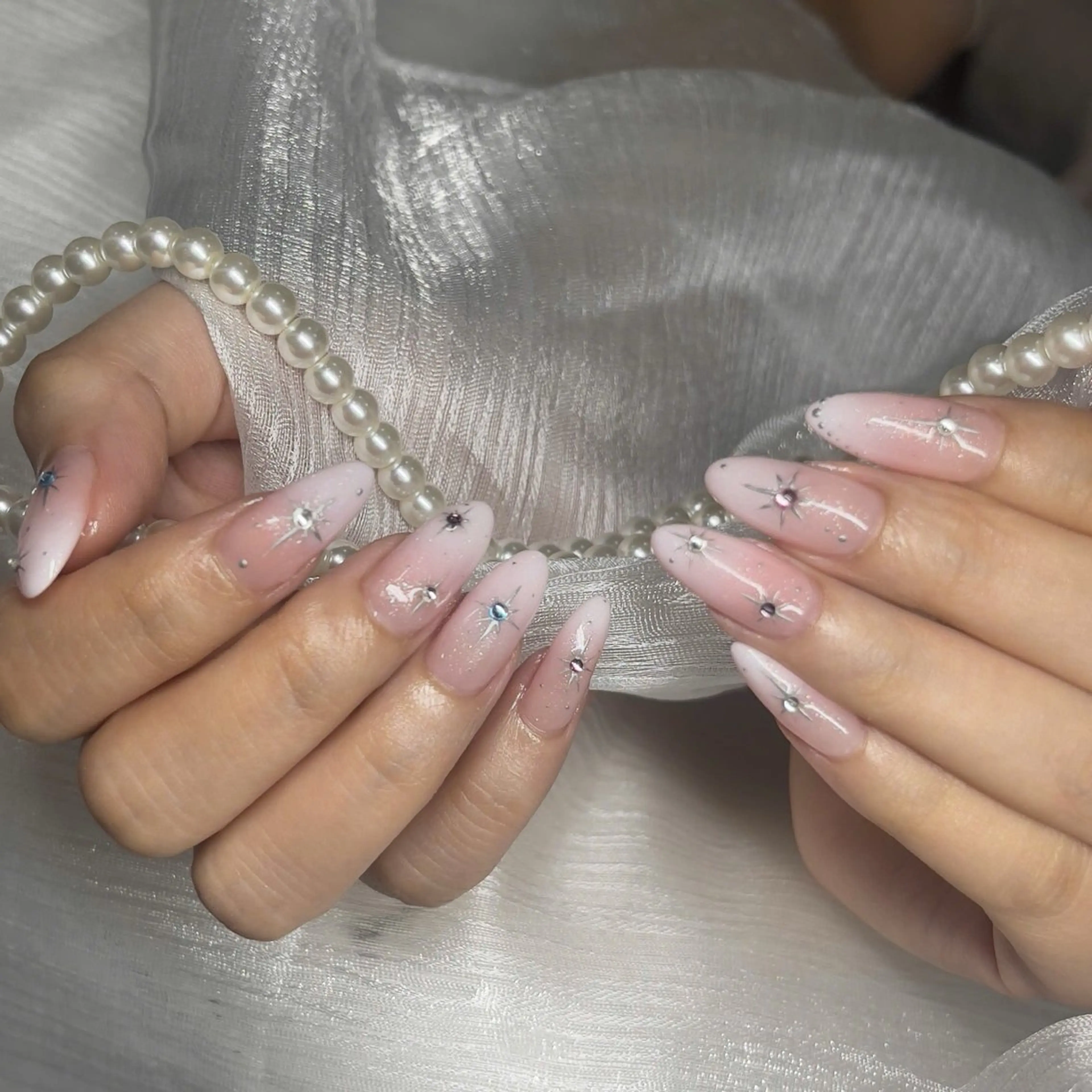 モデル限定価格｜チップ・長さ出し・シンプルデザイン 4本デザイン(オフ追加料金1000円)の写真