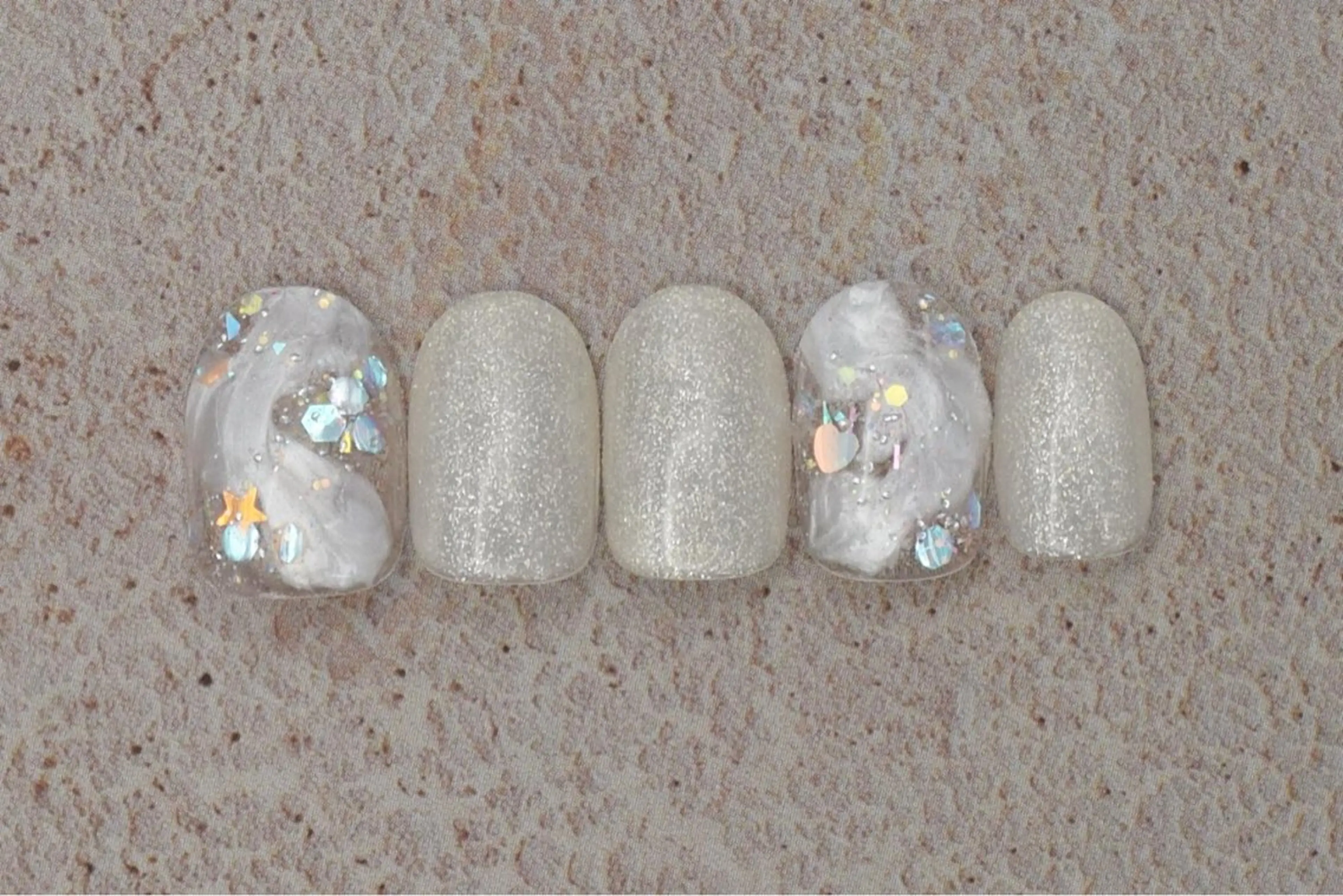 ネイル キラキラネイル ニュアンスネイル 🎀ayaka 🎀 prishのネイルデザイン