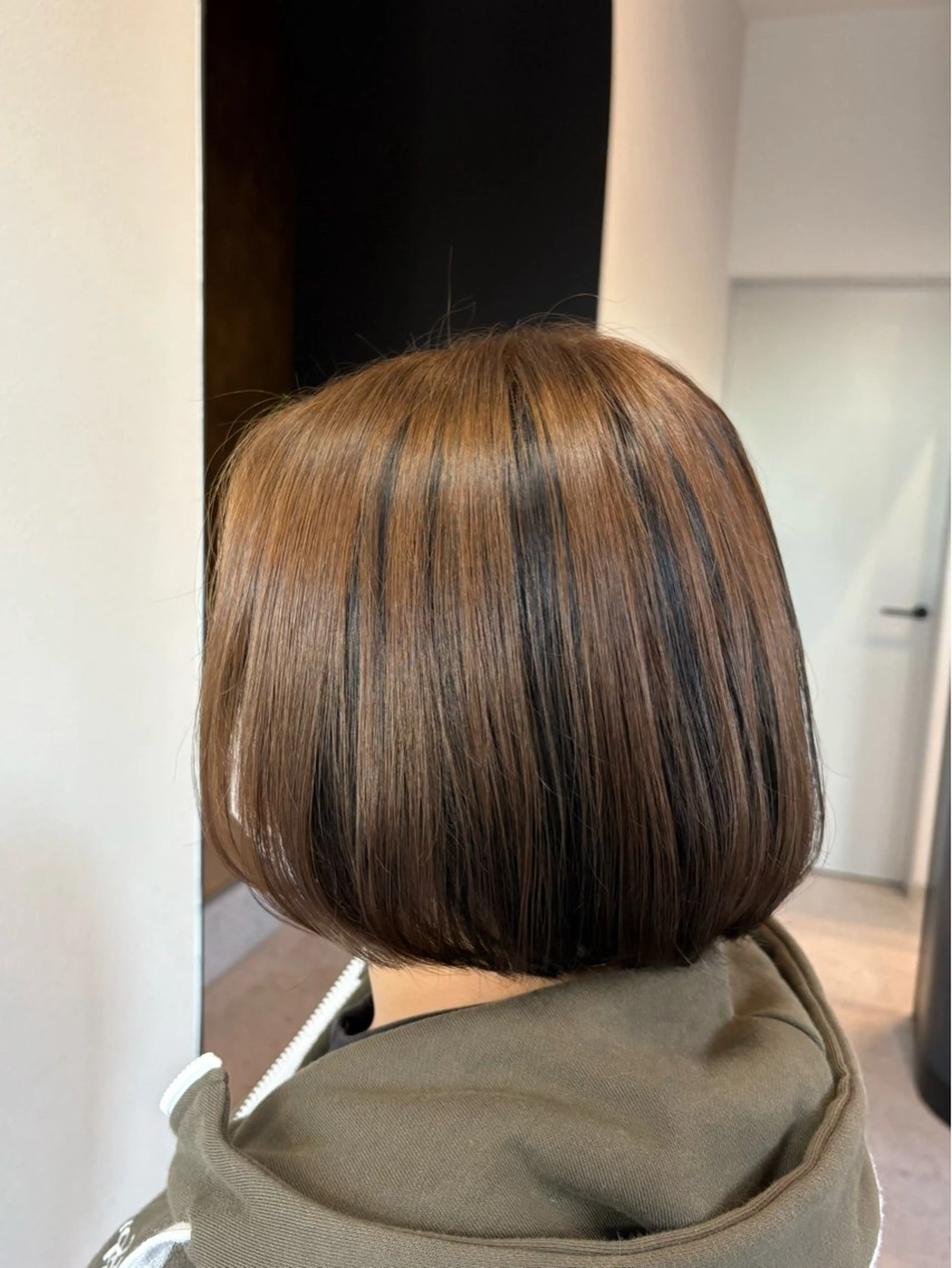 ミディアム ボブ カット ヘアカラー トリートメント I'sm KOUSAKUのヘアスタイル