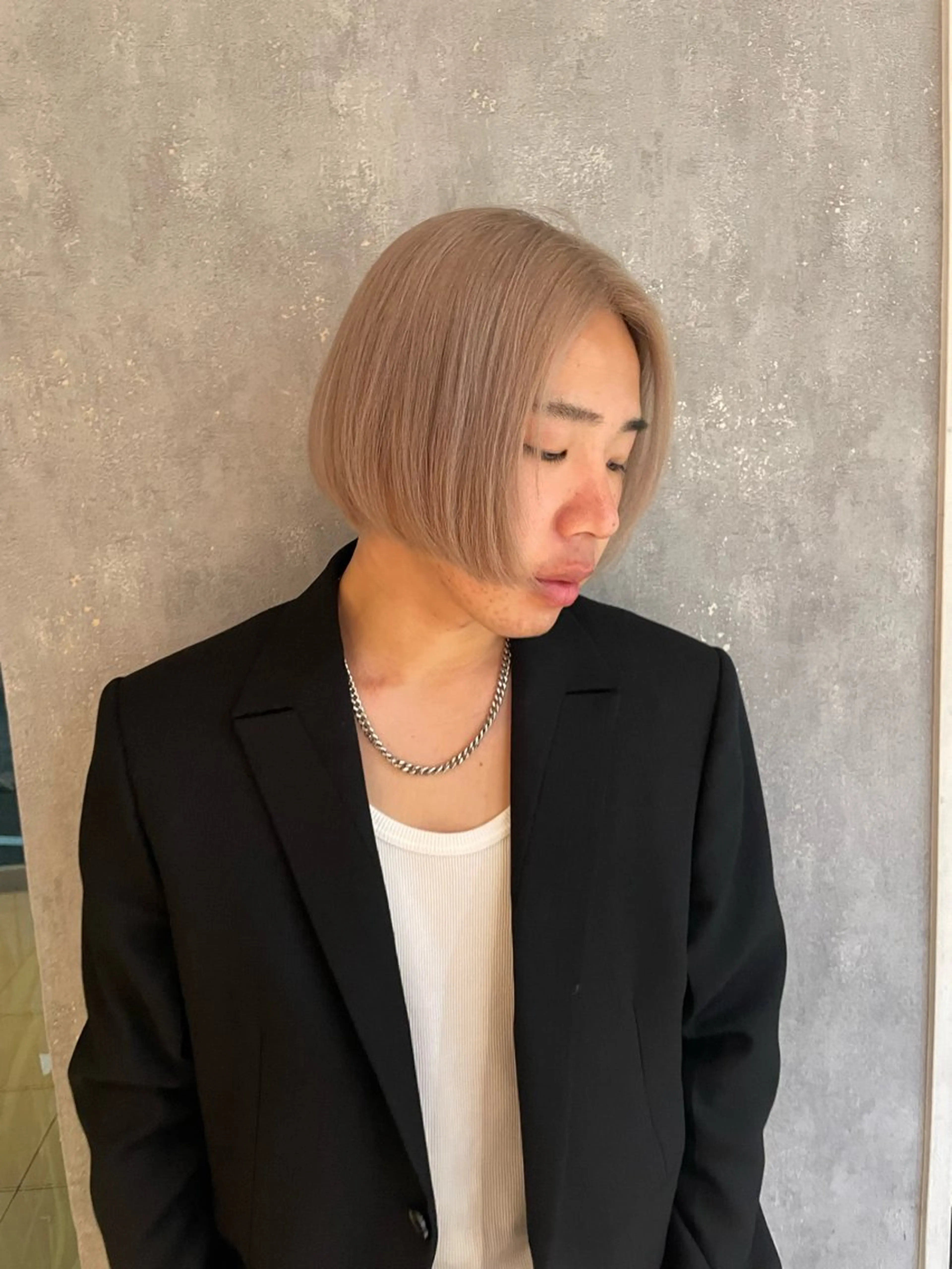 ミディアム カラー メンズ メンズブリーチ ブリーチ ブロンド ホワイトブロンド ボブ Riku 西荻窪/メンズカットのヘアスタイル