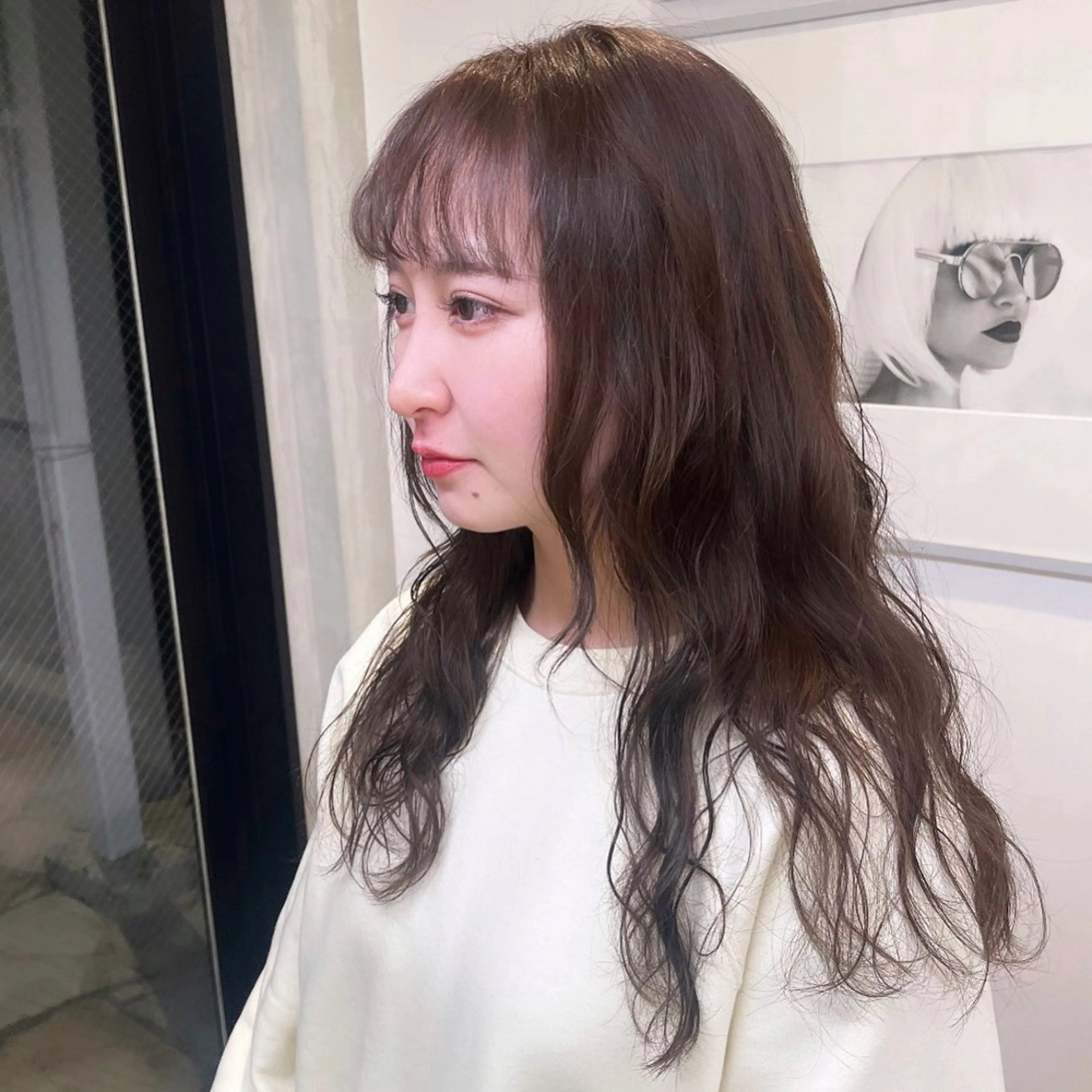 セミロング カラー パーマ セミロングパーマ ベージュカラー ラベンダーカラー ラベンダーベージュ レイヤーカット カット パーマ ヘッドスパ ヘアセット カジュアルを女っぽく 𝗮𝘆𝗮𝗰𝗼のヘアスタイル