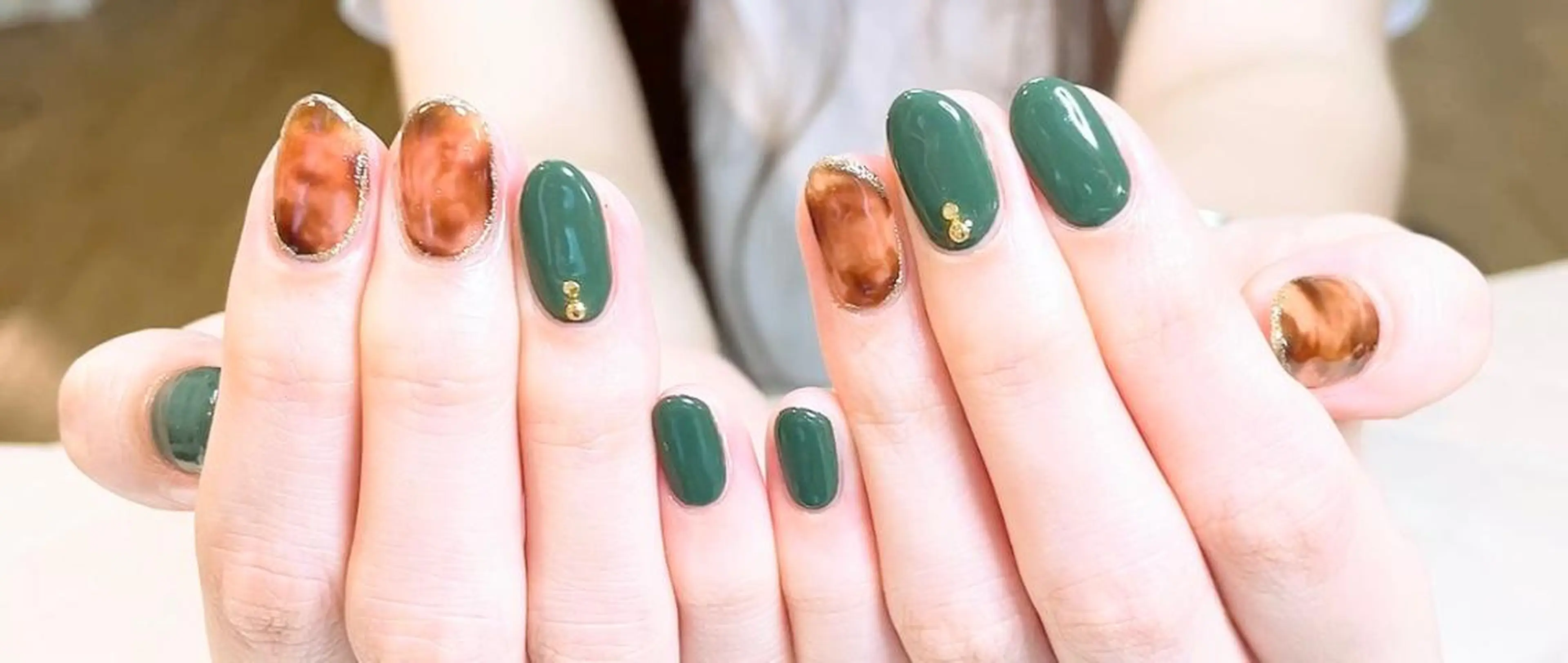 ネイル べっ甲ネイル manis .のネイルデザイン