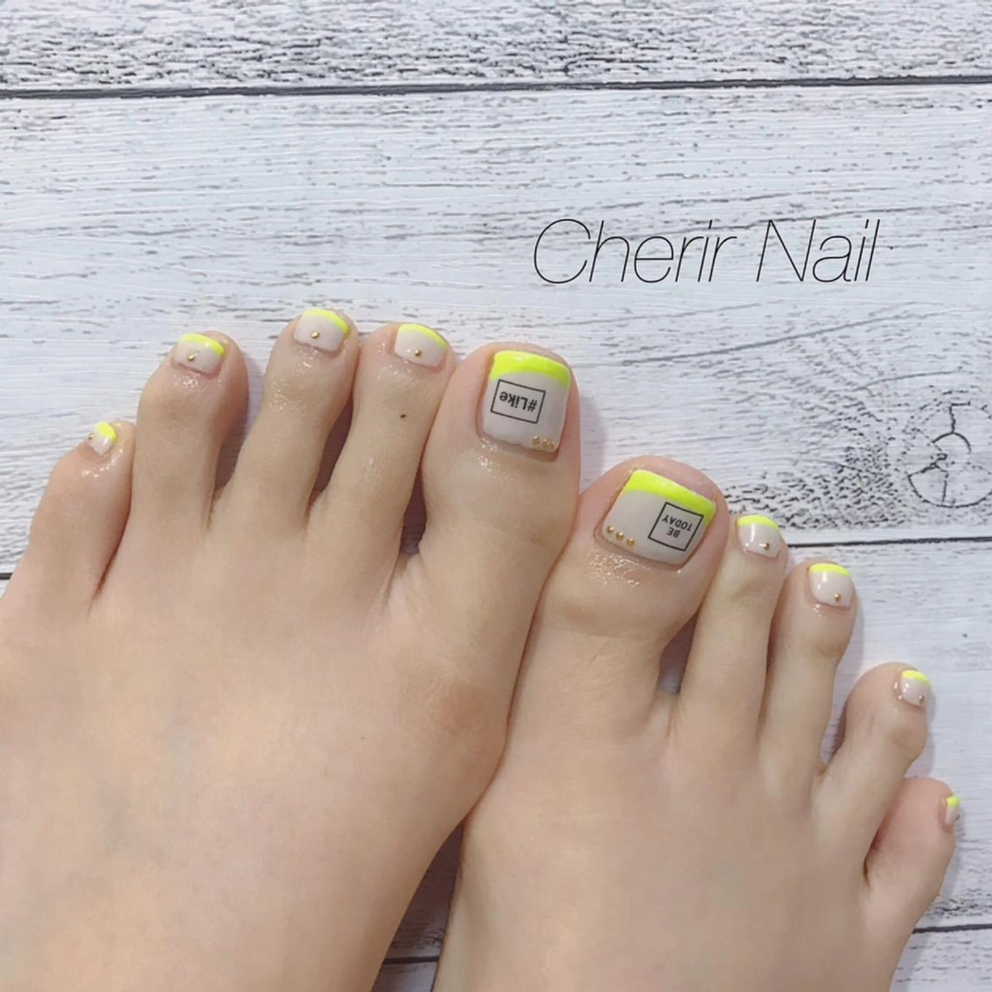 ネイル カジュアル シンプルネイル 黄色 Cherirnail kaoriのネイルデザイン