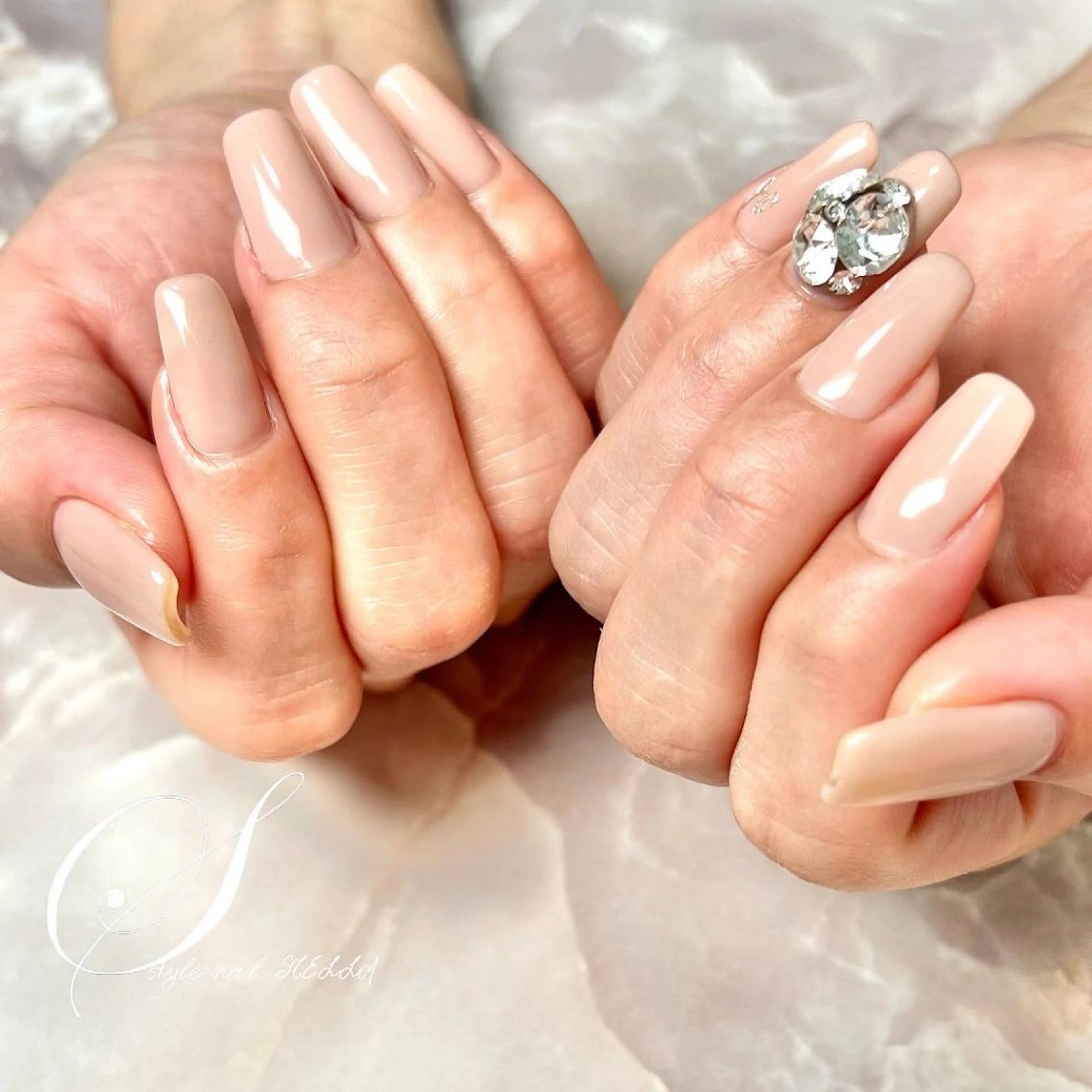 ネイル 入学式 ジェルネイル 持ち込み ワンカラーネイル シンプルネイル ハンドネイル ステラ marikominoのネイルデザイン