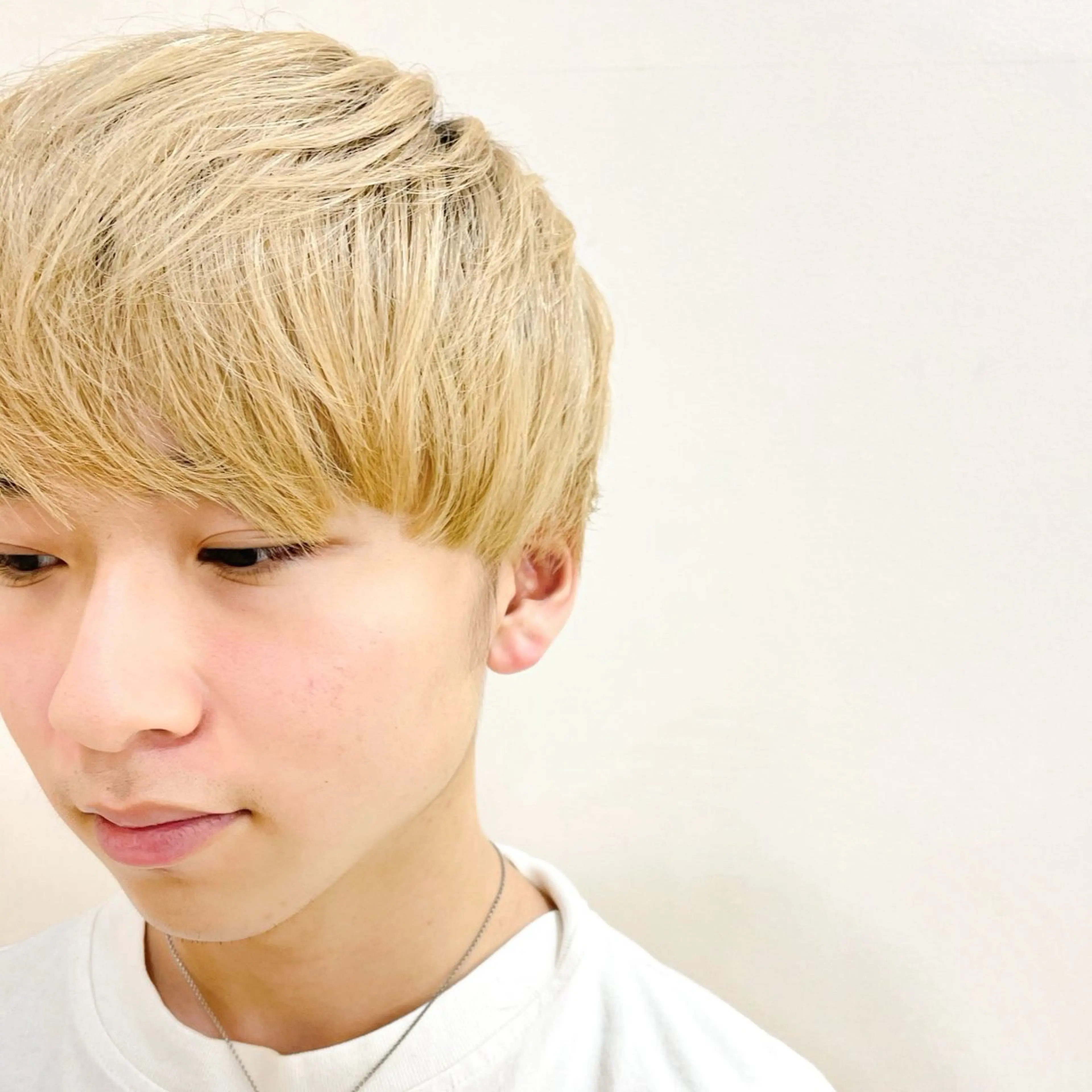 ショート カラー メンズ メンズハイトーン ブロンド ハイトーンカラー デザインカラー/ 推しの配色　肥後のヘアスタイル