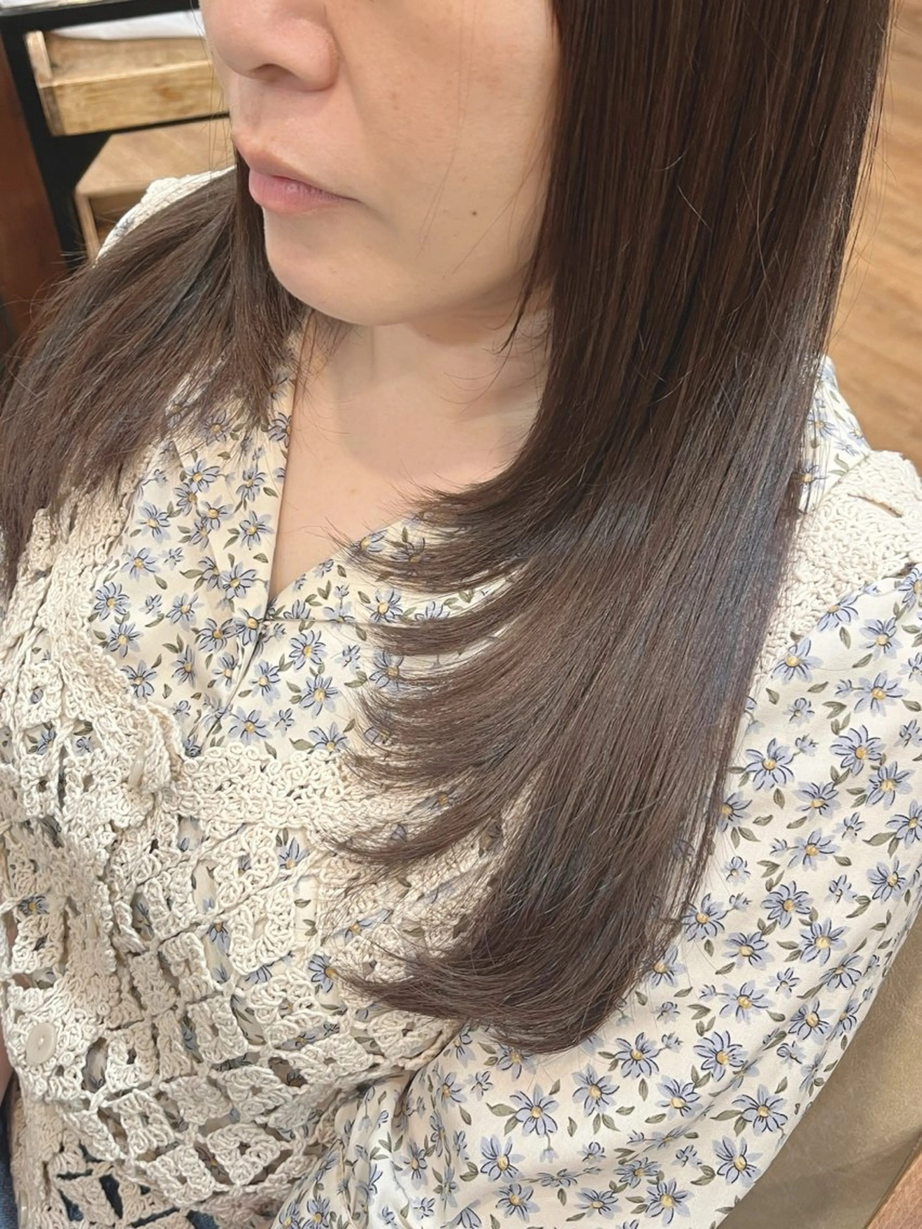 ロング 顔まわりレイヤー 顔周りカット レイヤーカット カット あらいしほ /ダブルカラーのヘアスタイル