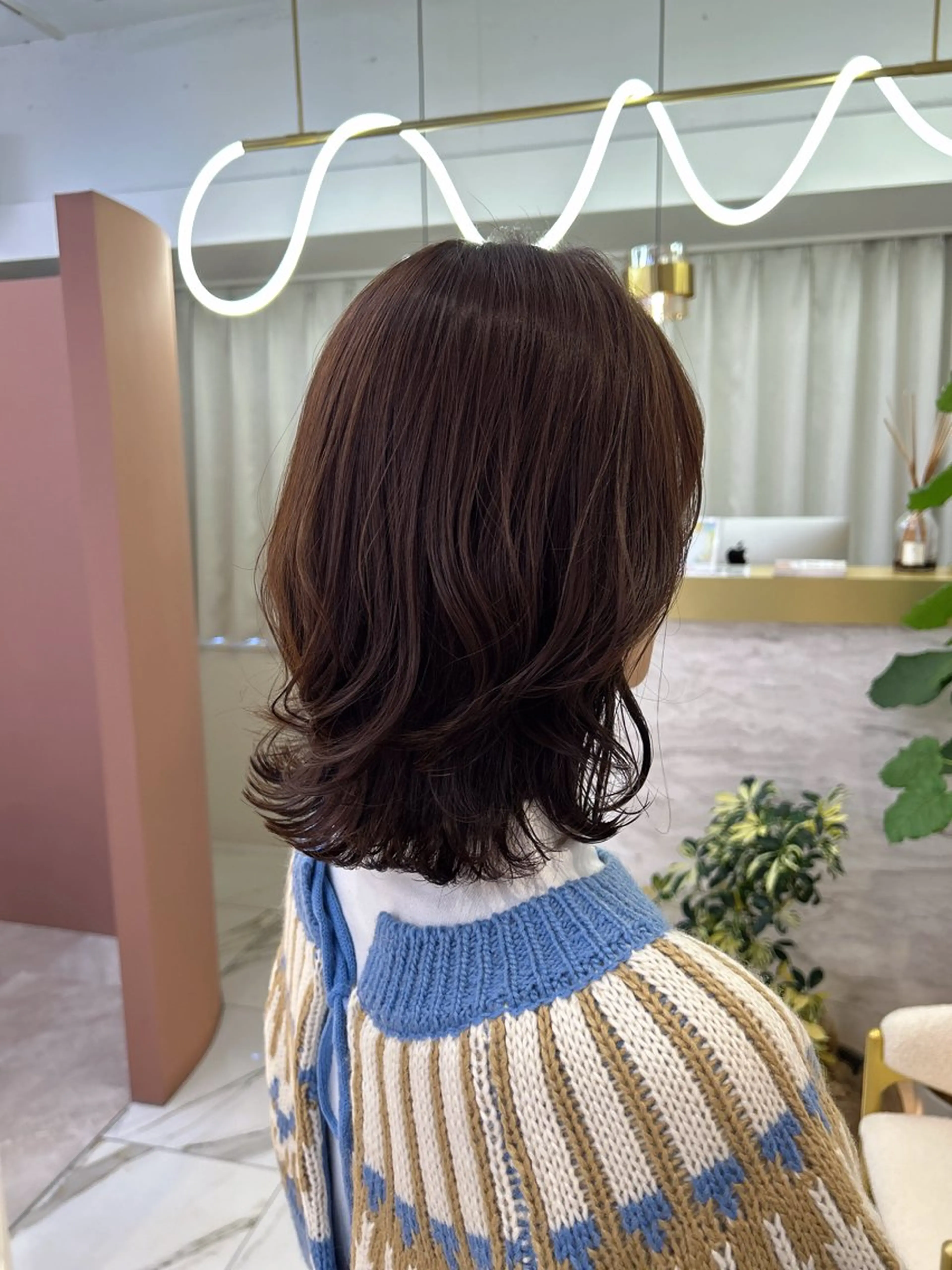 セミロング カラー 佐合 梨花 / ｅａｕ〈オー〉のヘアスタイル