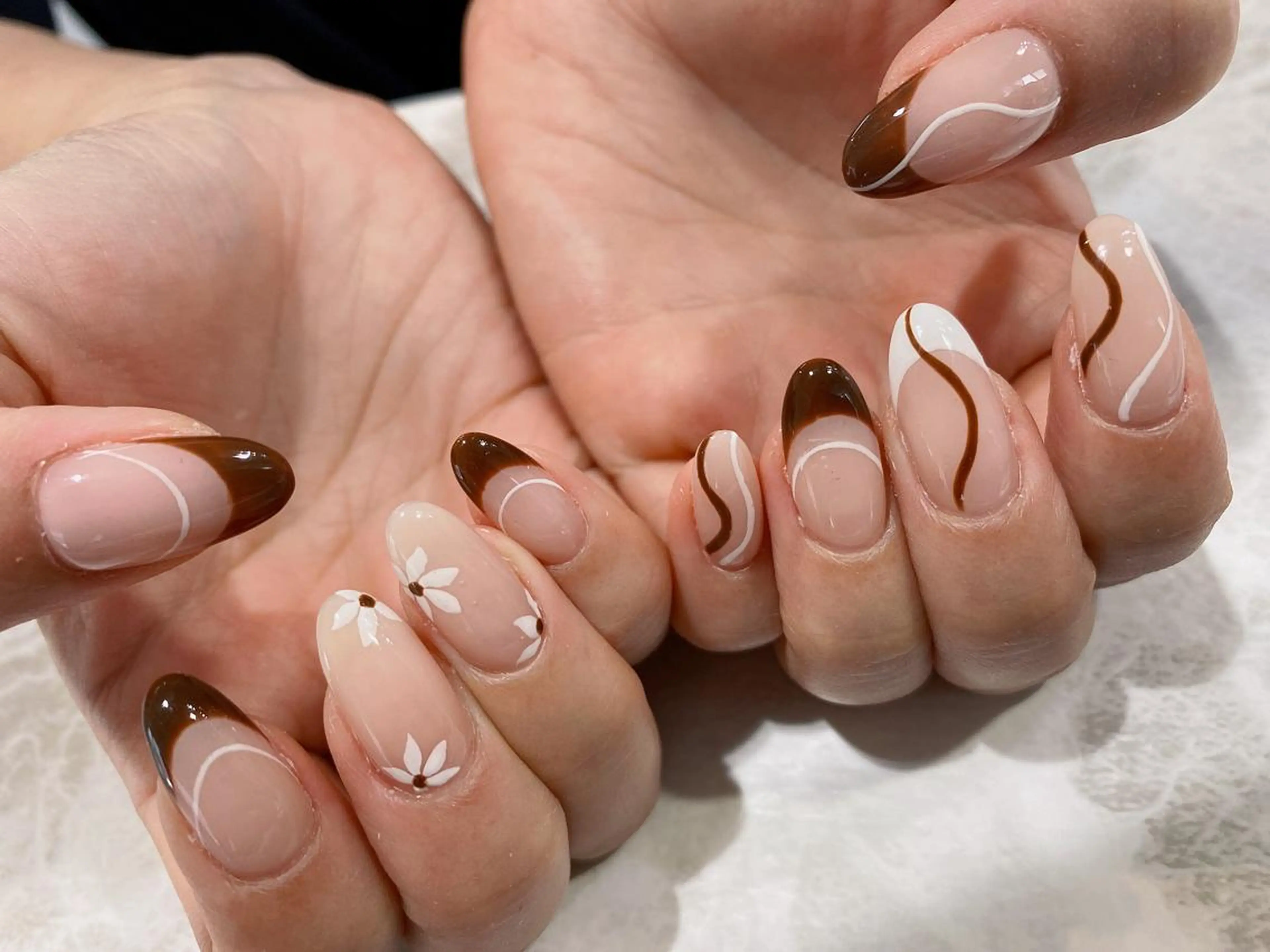 セミロング ハンドネイル NAILSALON 🍔Timna🍟のネイルデザイン