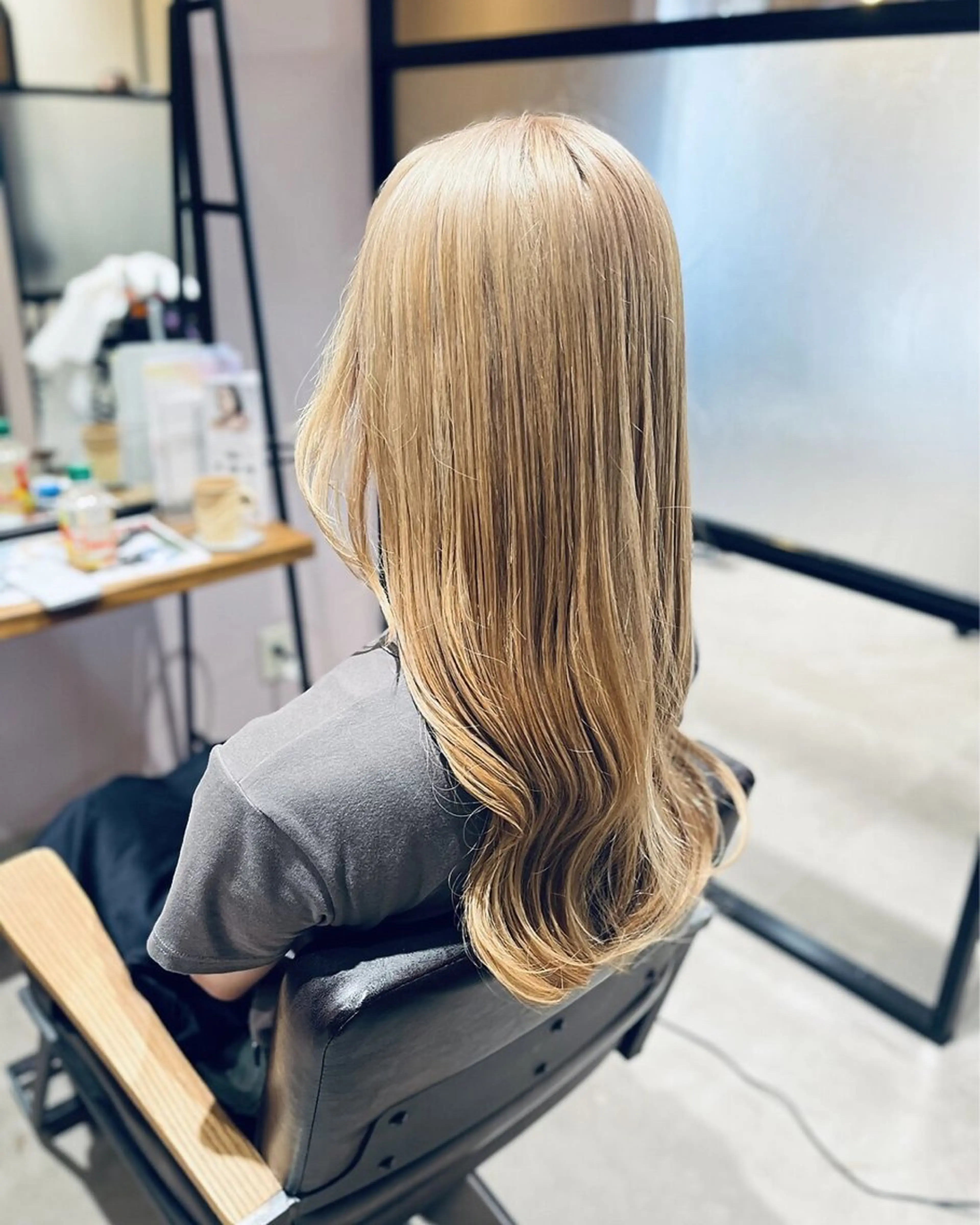 カラー 西原 愛紗のヘアスタイル
