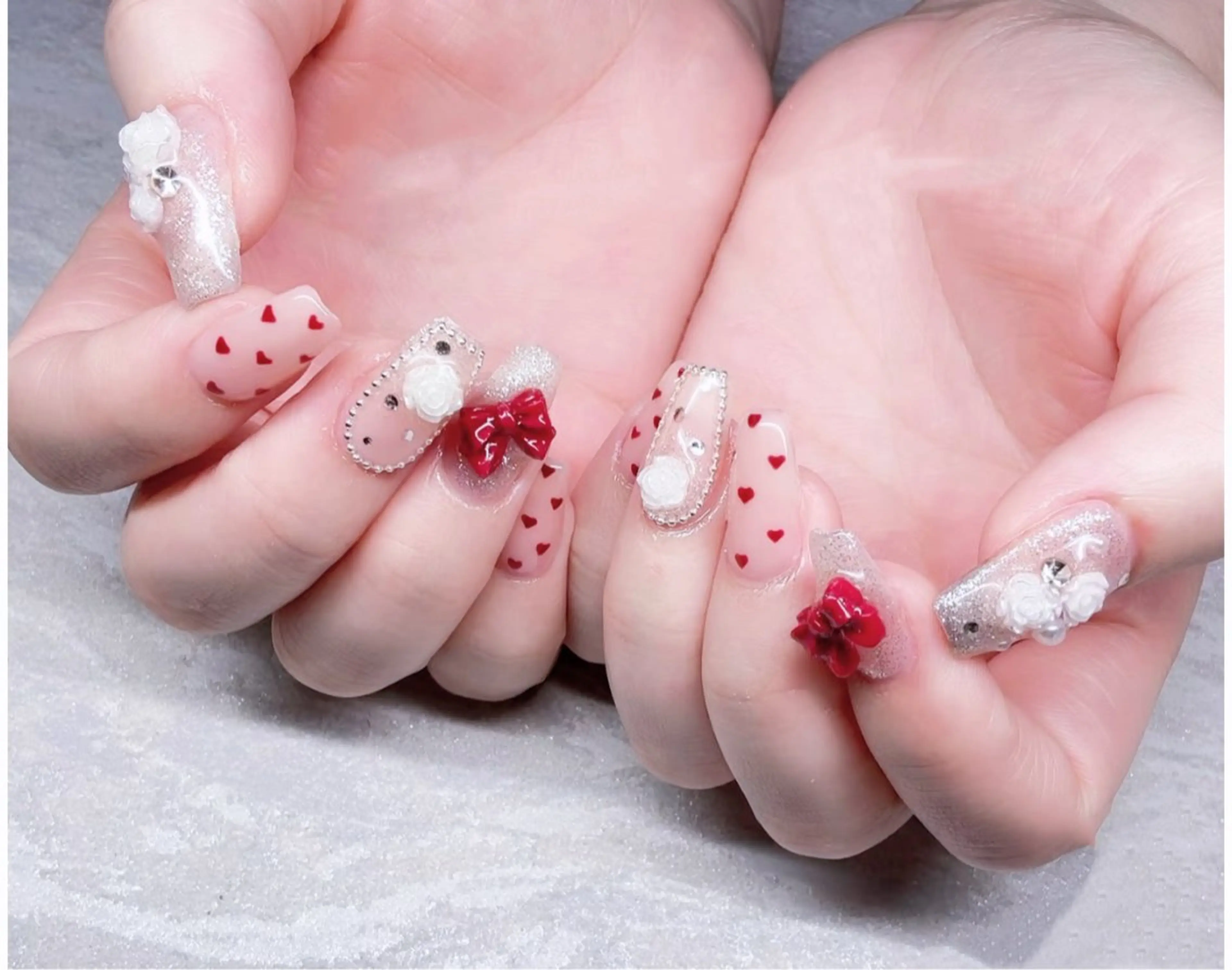 ネイル アートネイル オーロラネイル ガーリー キラキラネイル 韓国ネイル ハンドネイル ╹◡╹Mimoミモ Eye&Nailのマツエク・マツパデザイン