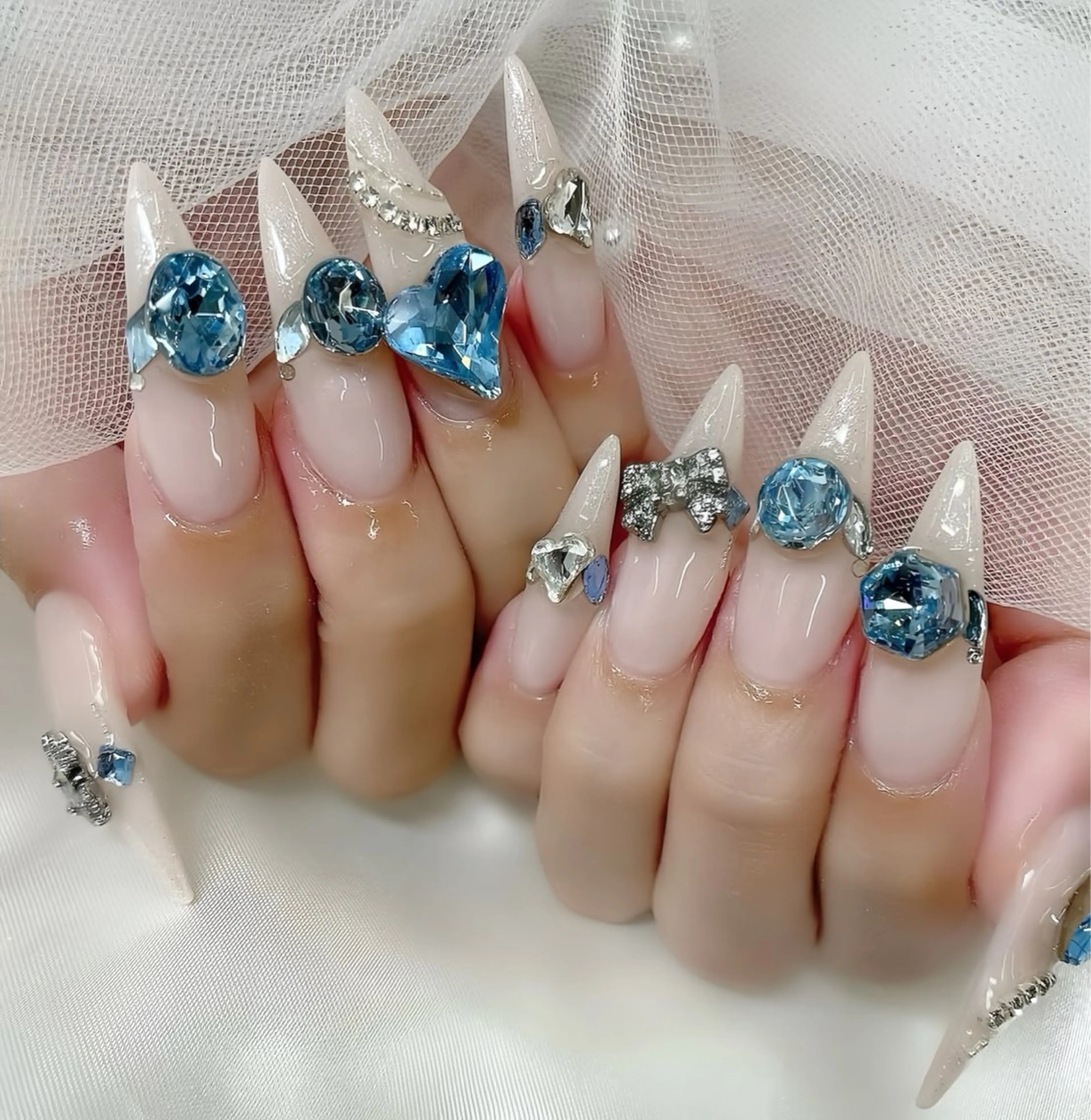 ネイル アートネイル フレンチネイル ジェルネイル 韓国ネイル ミラーネイル Rin Nail 新大久保店のネイルデザイン