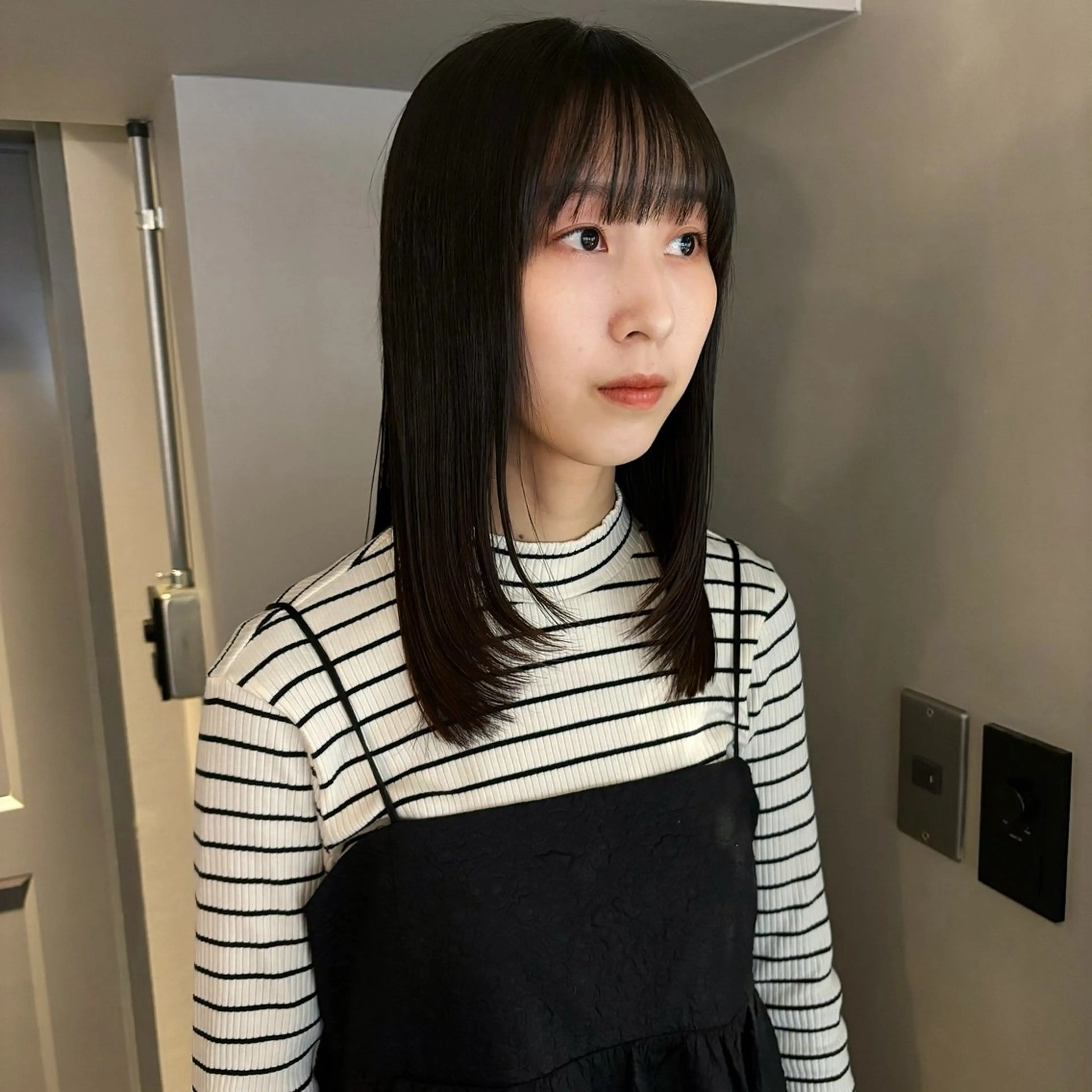 ミディアム カット ヘアカラー トリートメント 伊藤 愛里のヘアスタイル