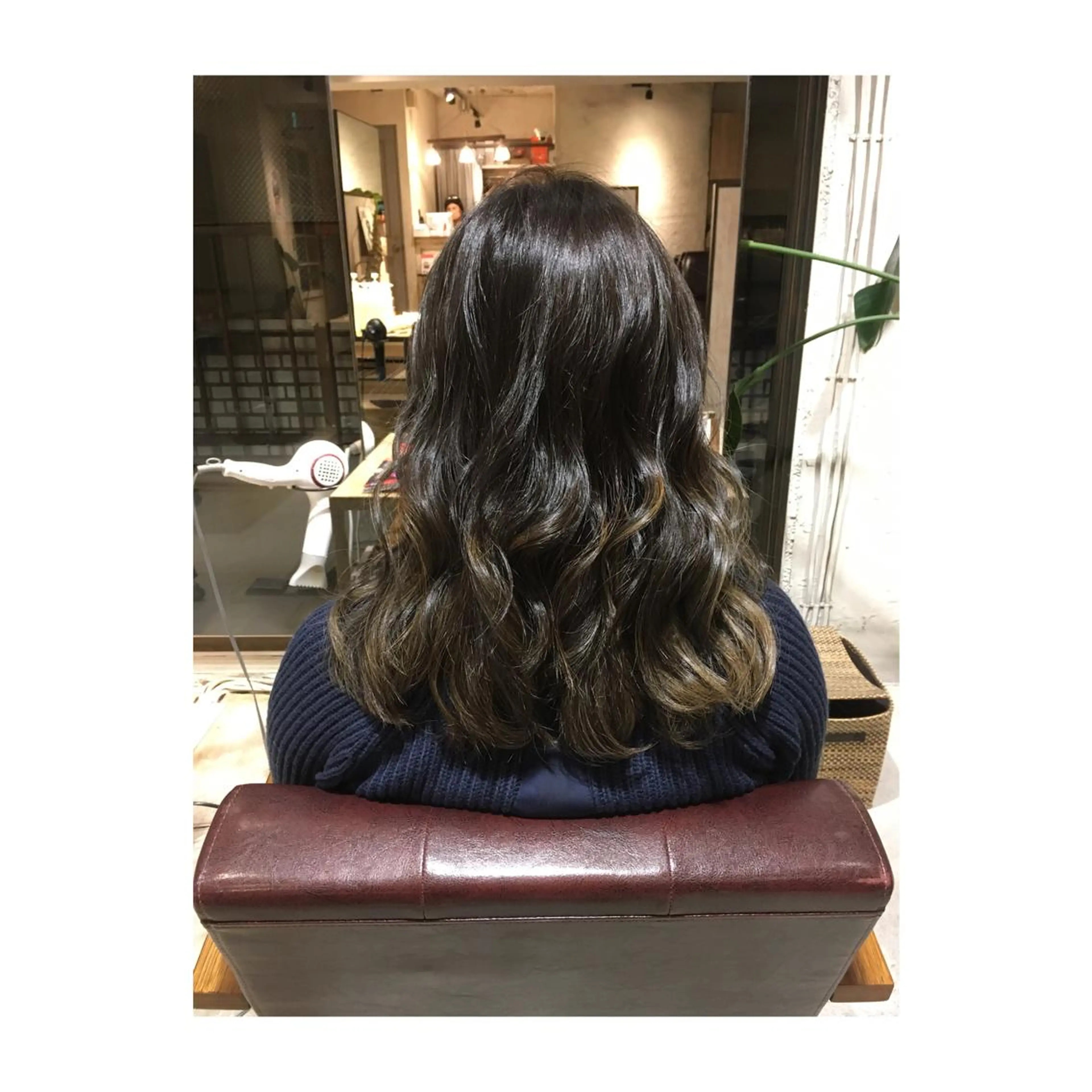 ショート ミディアム セミロング ロング カラー パーマ グラデーションカラー 外国人風カラー アオガミ （前髪顔周りカット）のヘアスタイル