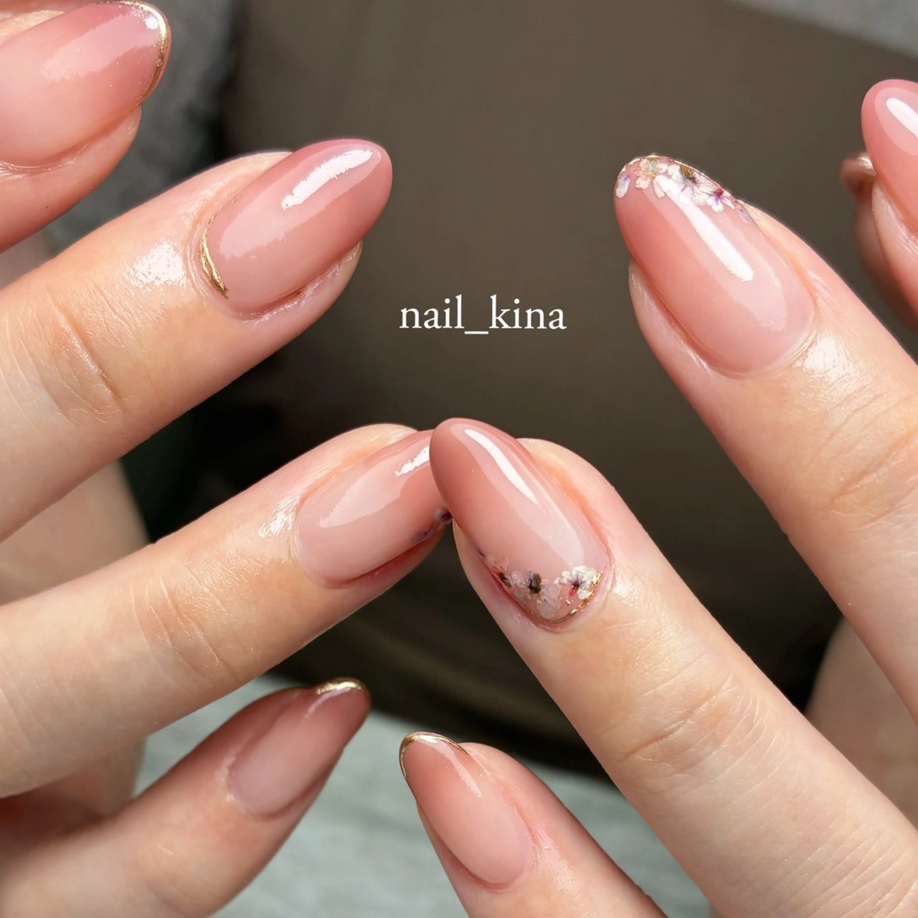 ネイル アートネイル ジェルネイル マグネットネイル オフィスネイル パラジェル ハンドネイル nail_ kinaのネイルデザイン