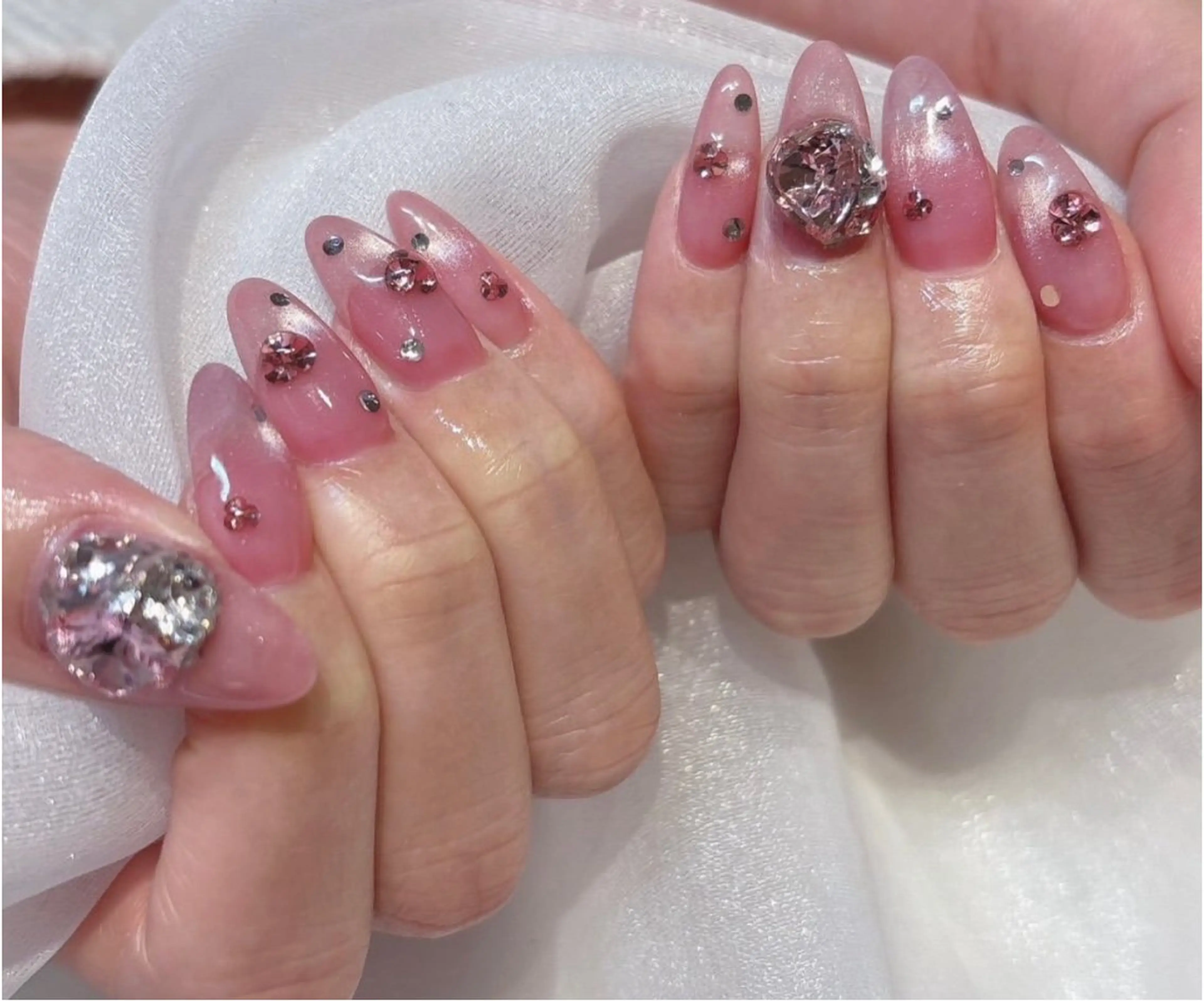 ネイル ジェルネイル パラジェル ネイルチップ ハンドネイル NiJi Nailsのネイルデザイン