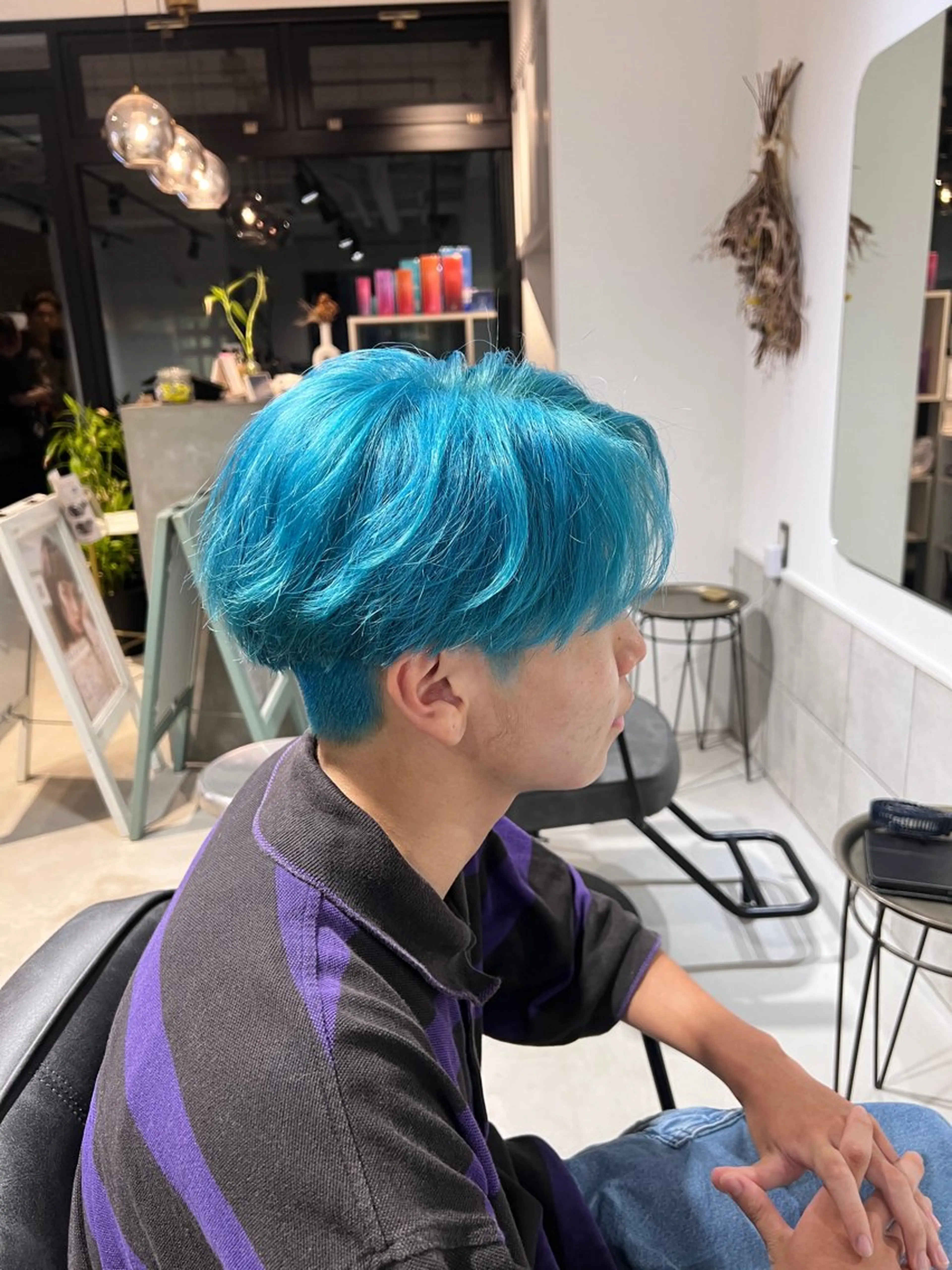 ミディアム パーマ メンズ ミディアムパーマ センターパート メンズパーマ ニュアンスパーマ カット ヘアカラー メンズカットパーマ ✂️ JOYAのヘアスタイル