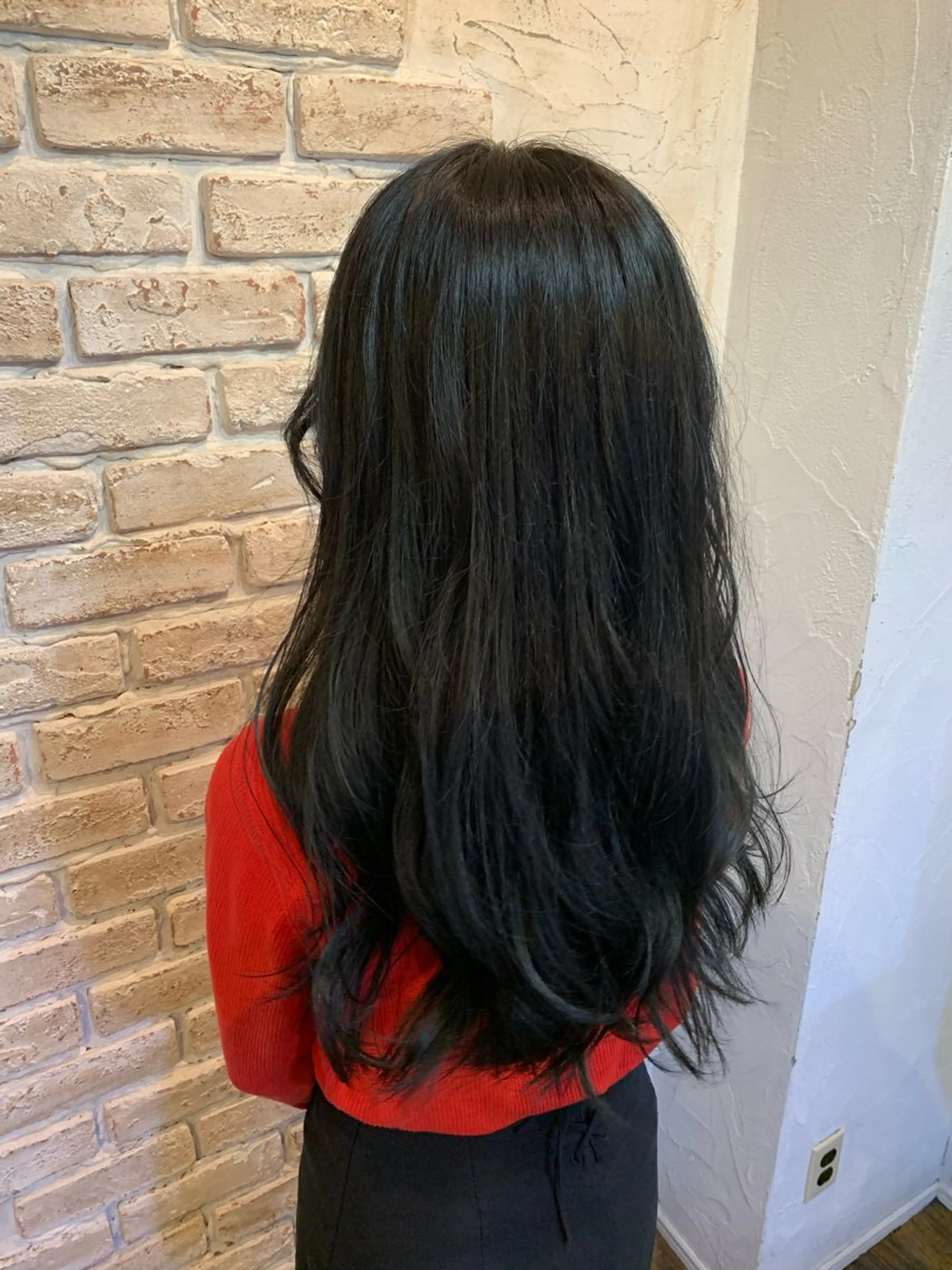 ロング カラー 黒髪 ブルーカラー ブルーブラック 透明感カラー ヘアカラー ユージ / ケアブリーチ/透明感のヘアスタイル