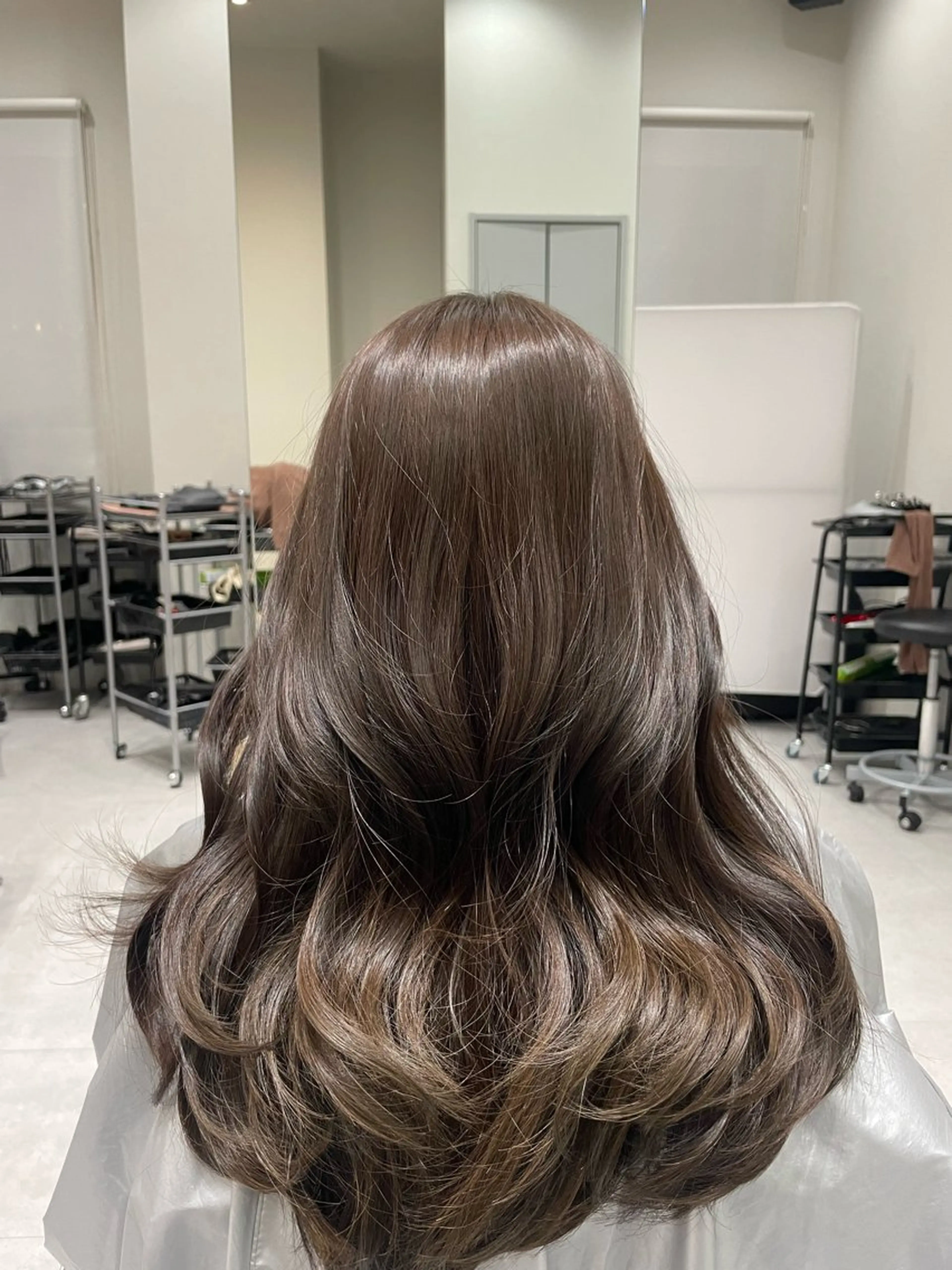 カラー 井上 なぎとのヘアスタイル