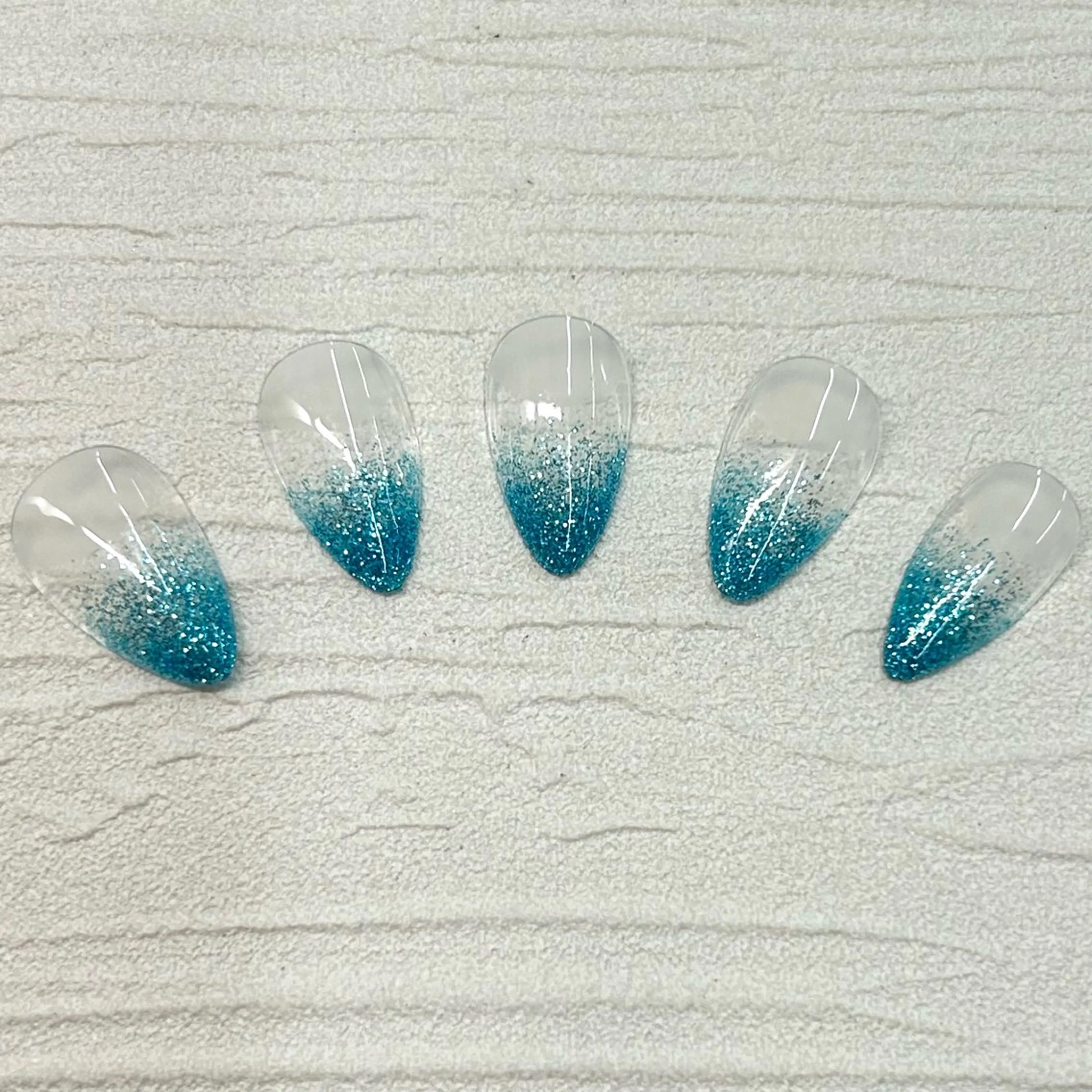 【ずっとオフ無料🎶】ラメグラデーションの写真