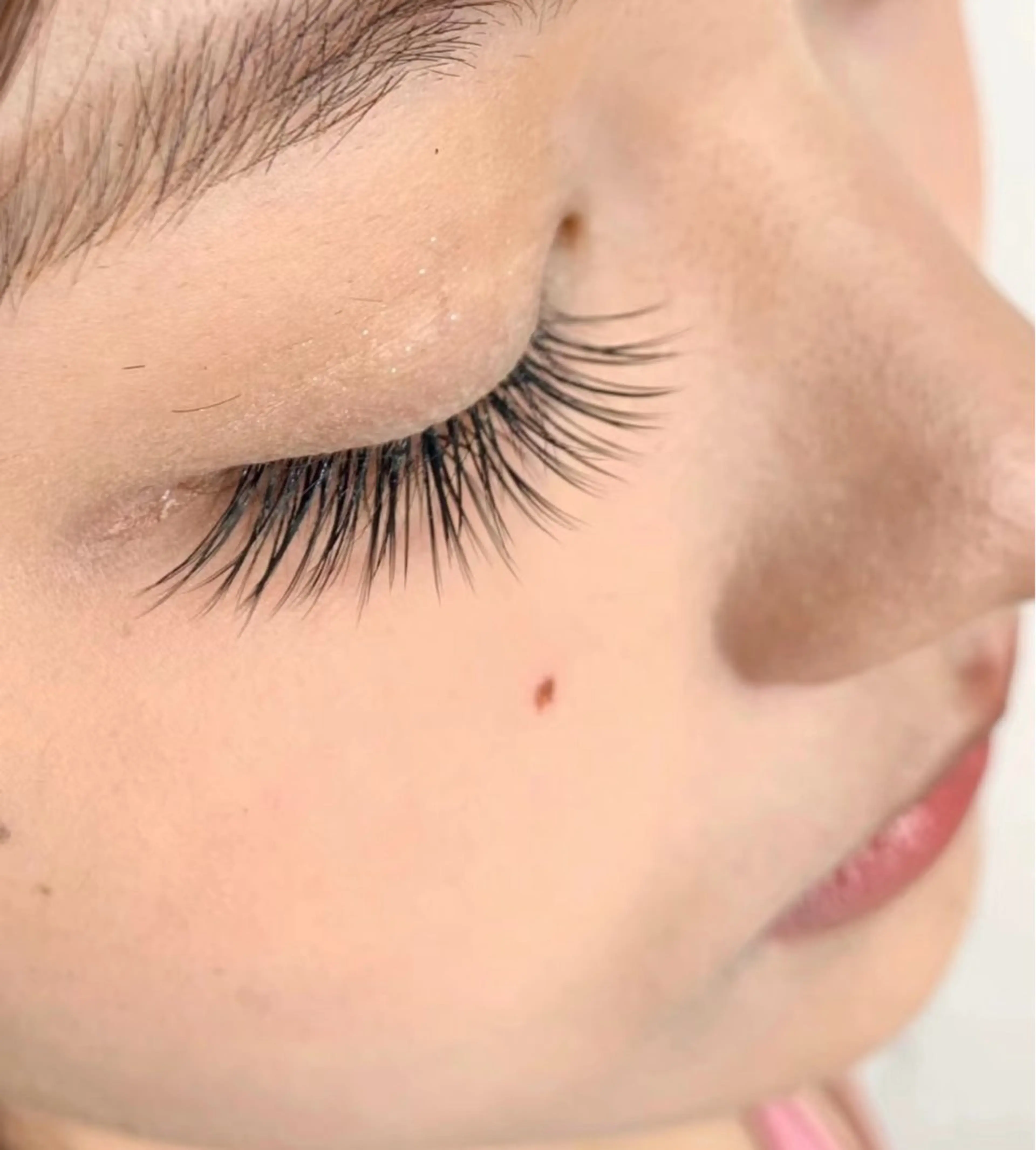 【オフ無料】BABY CURL /BABYストレート フラットラッシュ100本+美容液　¥4280の写真