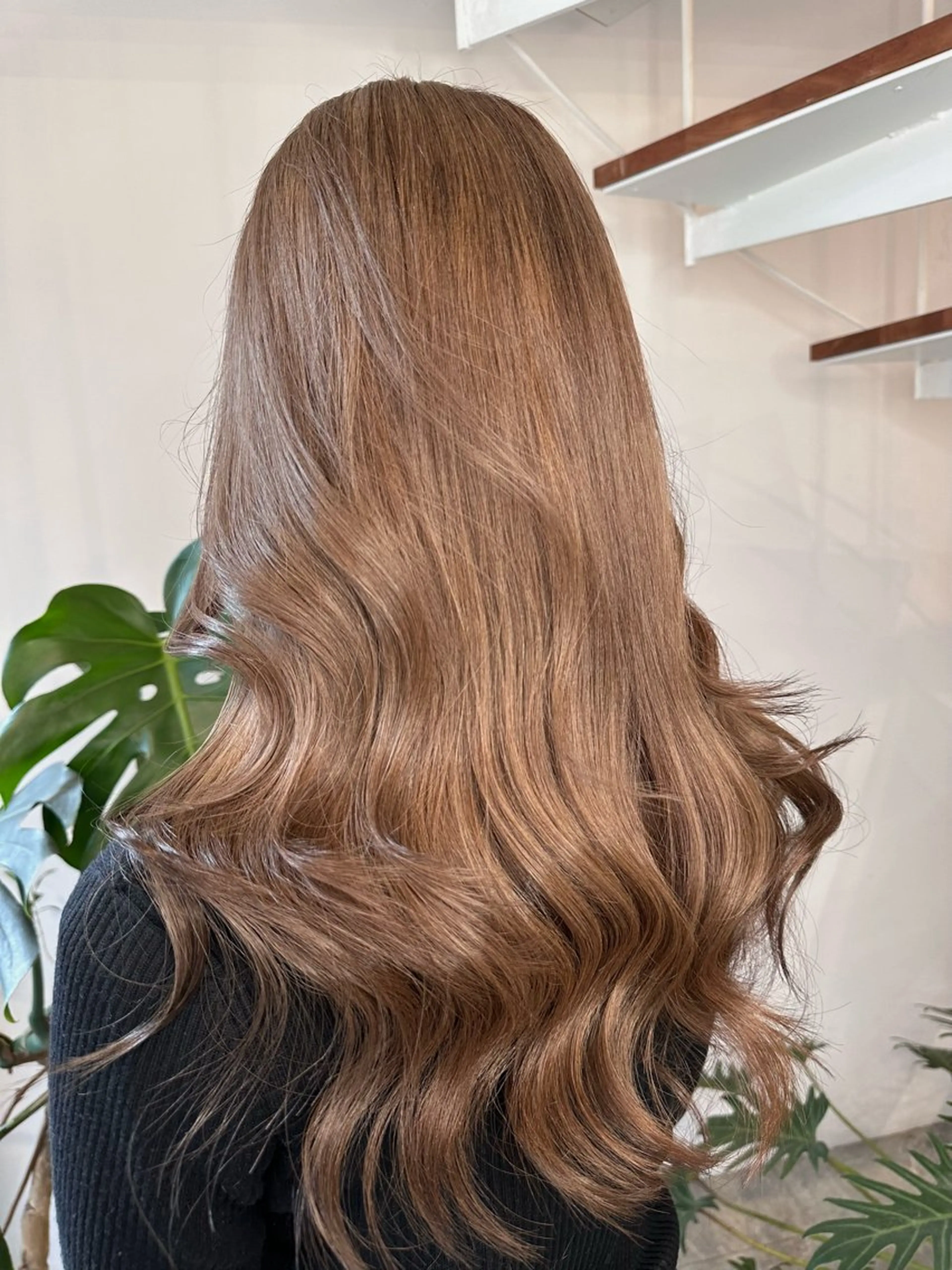 ロング カラー アッシュ ベージュカラー ブリーチ ケアブリーチ ダブルカラー 堀江/レイヤーカット 𝒀𝑼𝑻𝑶のヘアスタイル