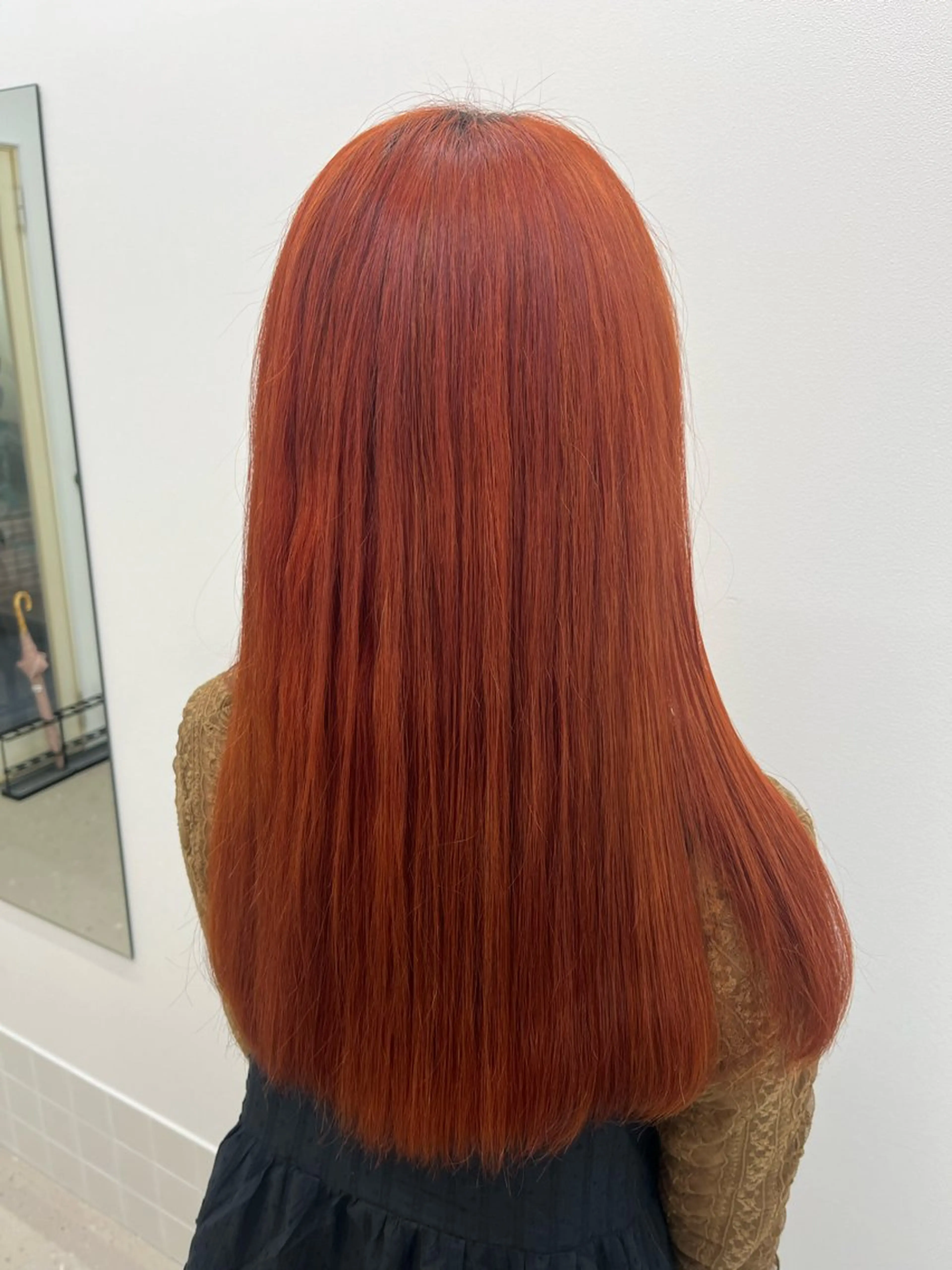 カラー ブリーチ オレンジ 小出 琴未のヘアスタイル