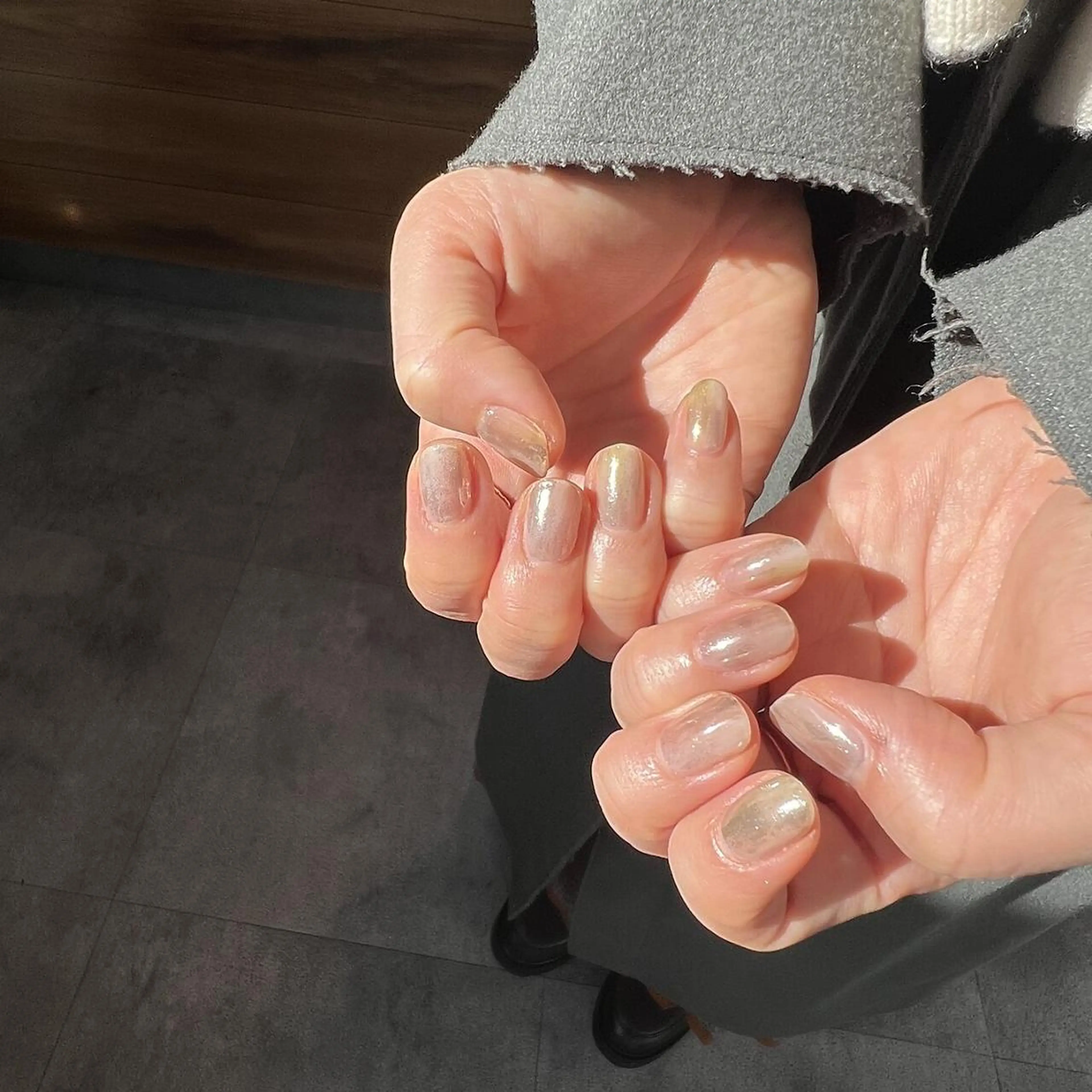 ネイル フレンチネイル ジェルネイル ガラスフレンチ グラデーション マグネットネイル ハンドネイル 【パラジェル認定】 newiネイル京橋のネイルデザイン