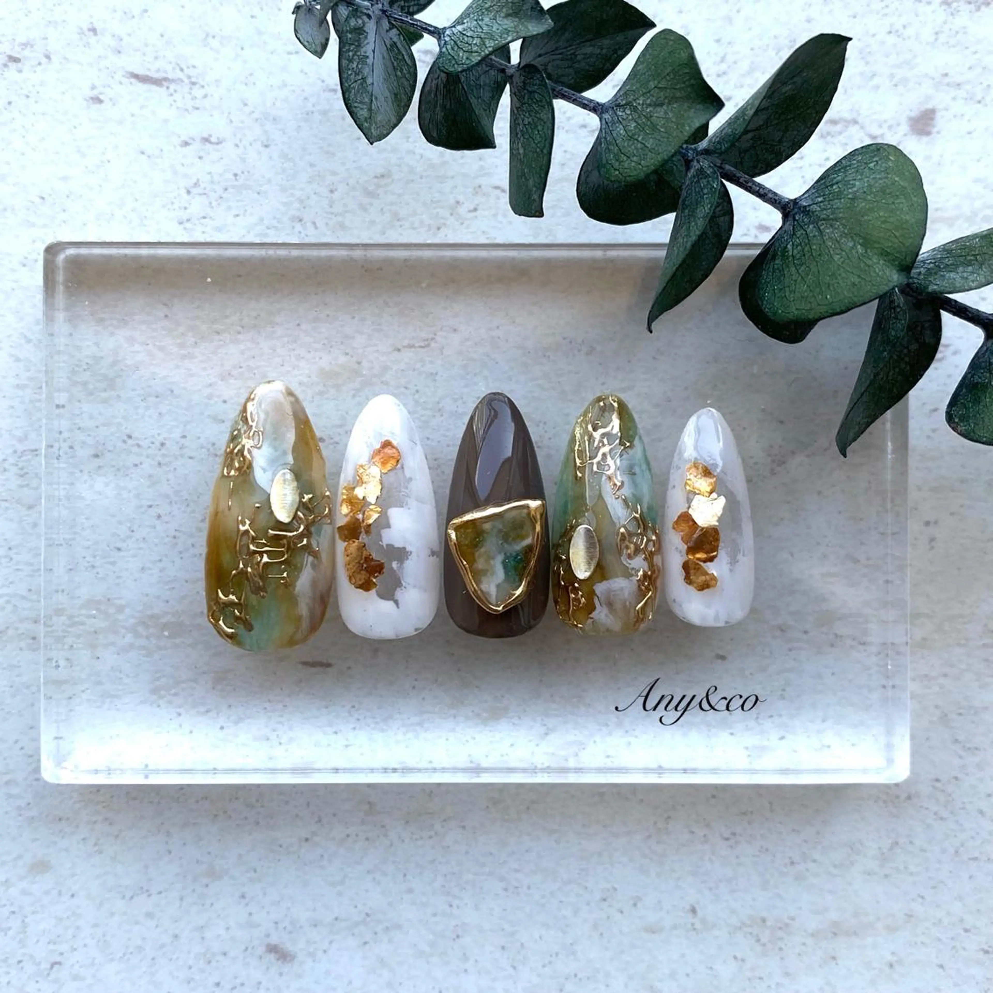 ネイル ミラーネイル ニュアンスネイル ハンドネイル Any&co 【エニコ】のマツエク・マツパデザイン