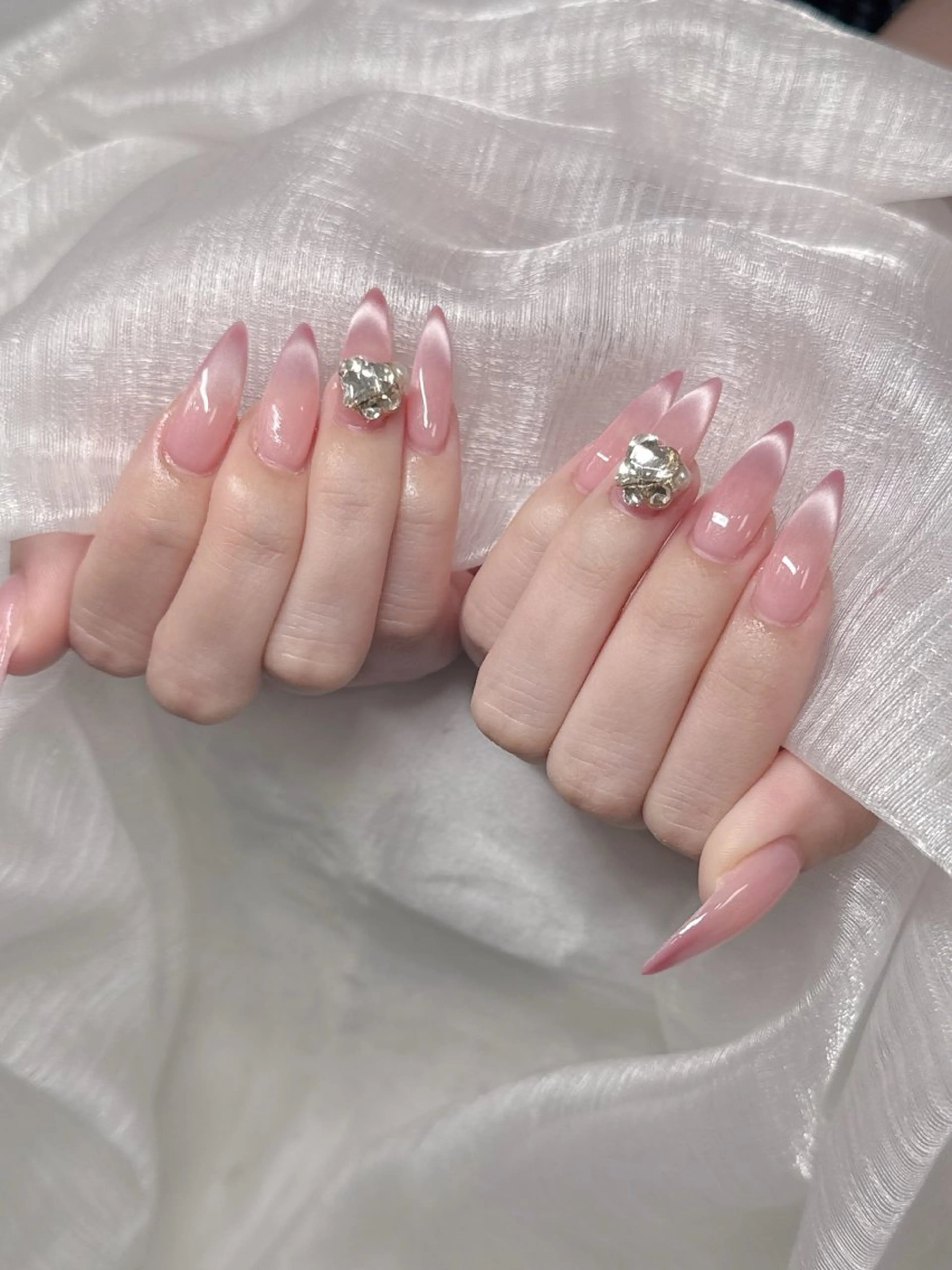 ネイル オーロラネイル チークネイル 長さ出し フットネイル フレンチネイル ハンドネイル Lee Ainのネイルデザイン