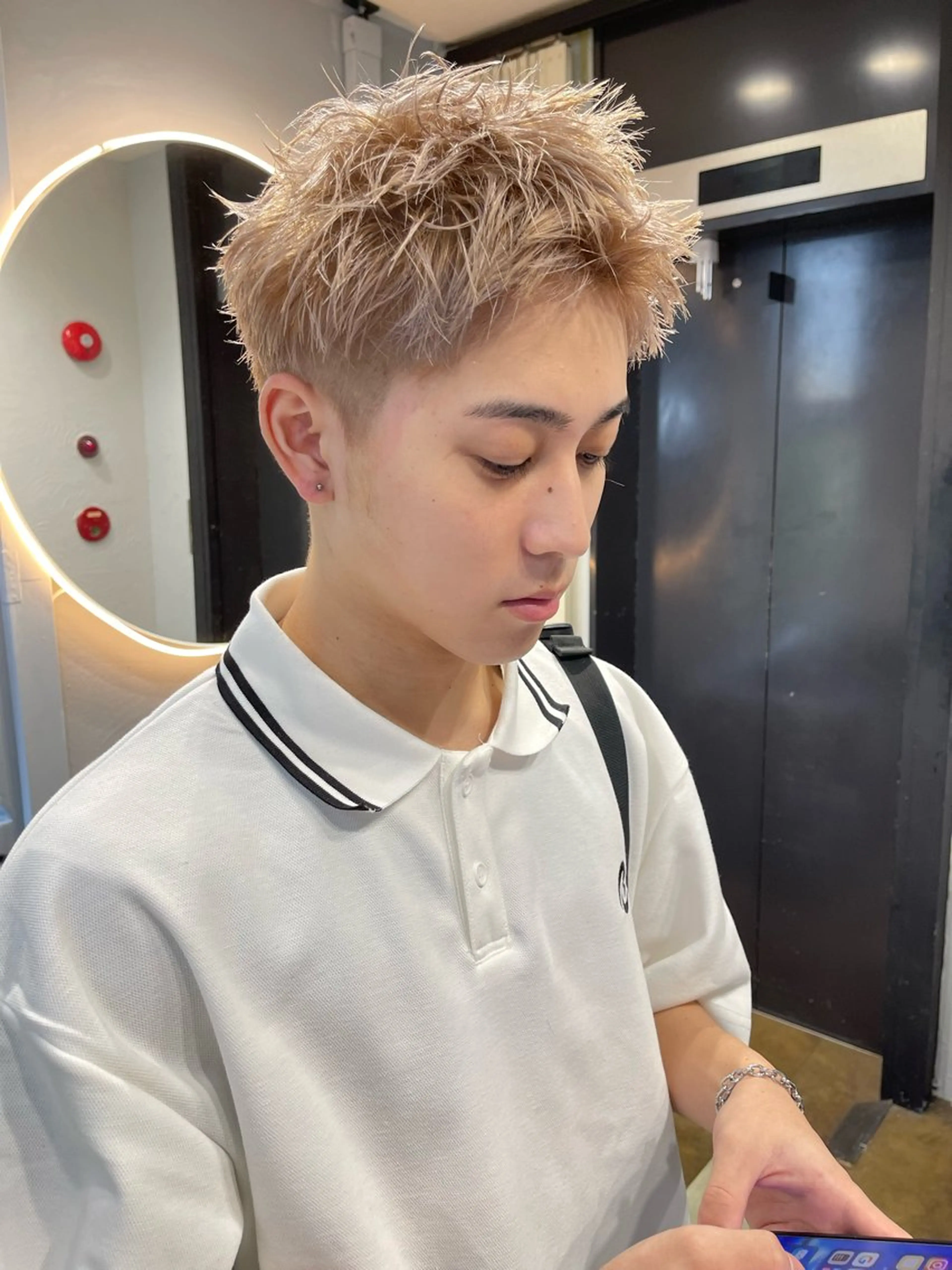 ショート カラー ベージュカラー ブリーチ ケアブリーチ デザインカラー ダブルカラー TATSUブリーチ/ ミルクティーベージュのヘアスタイル