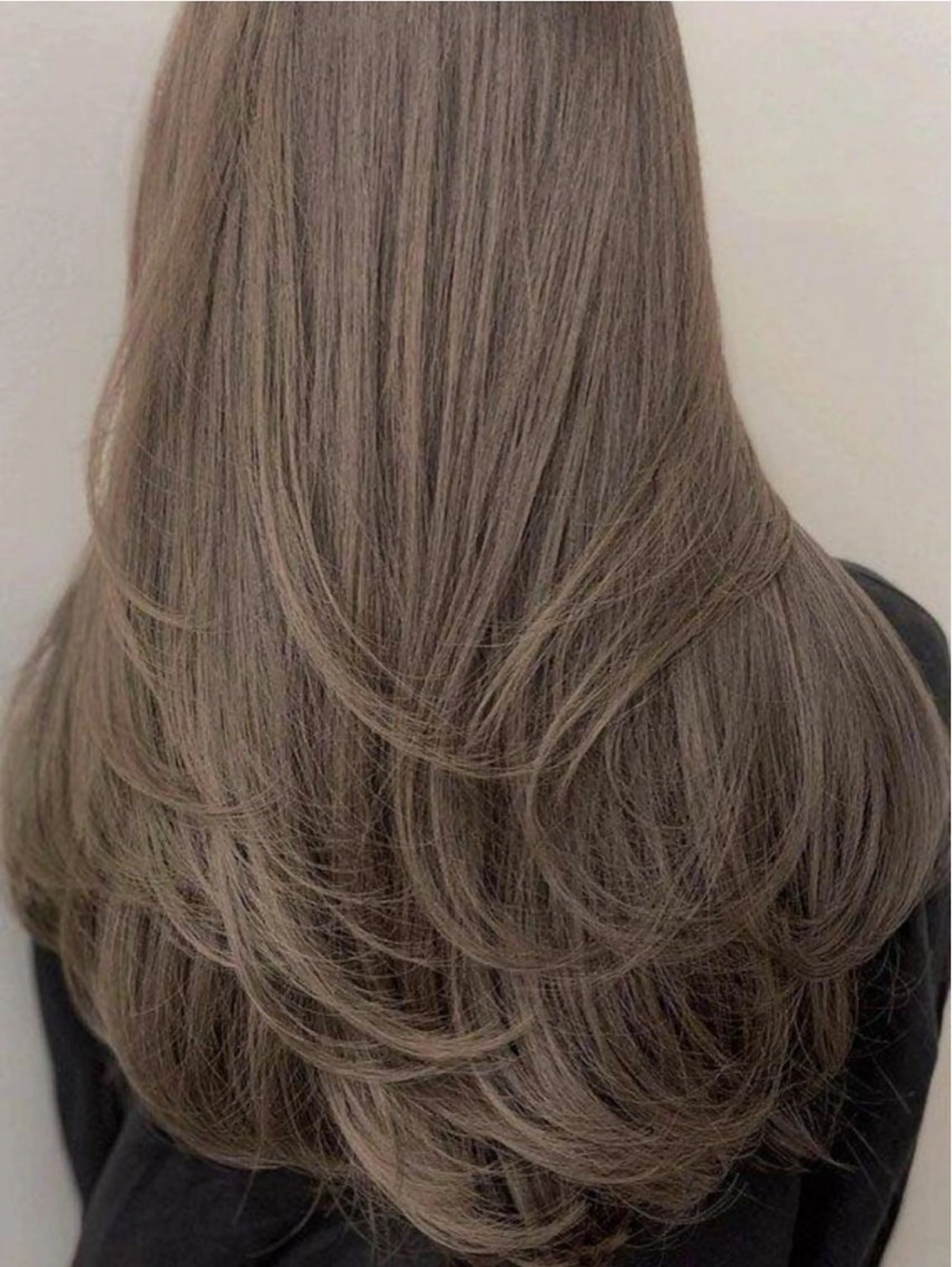 ロング カット ヘアカラー 横山 ひかりのヘアスタイル