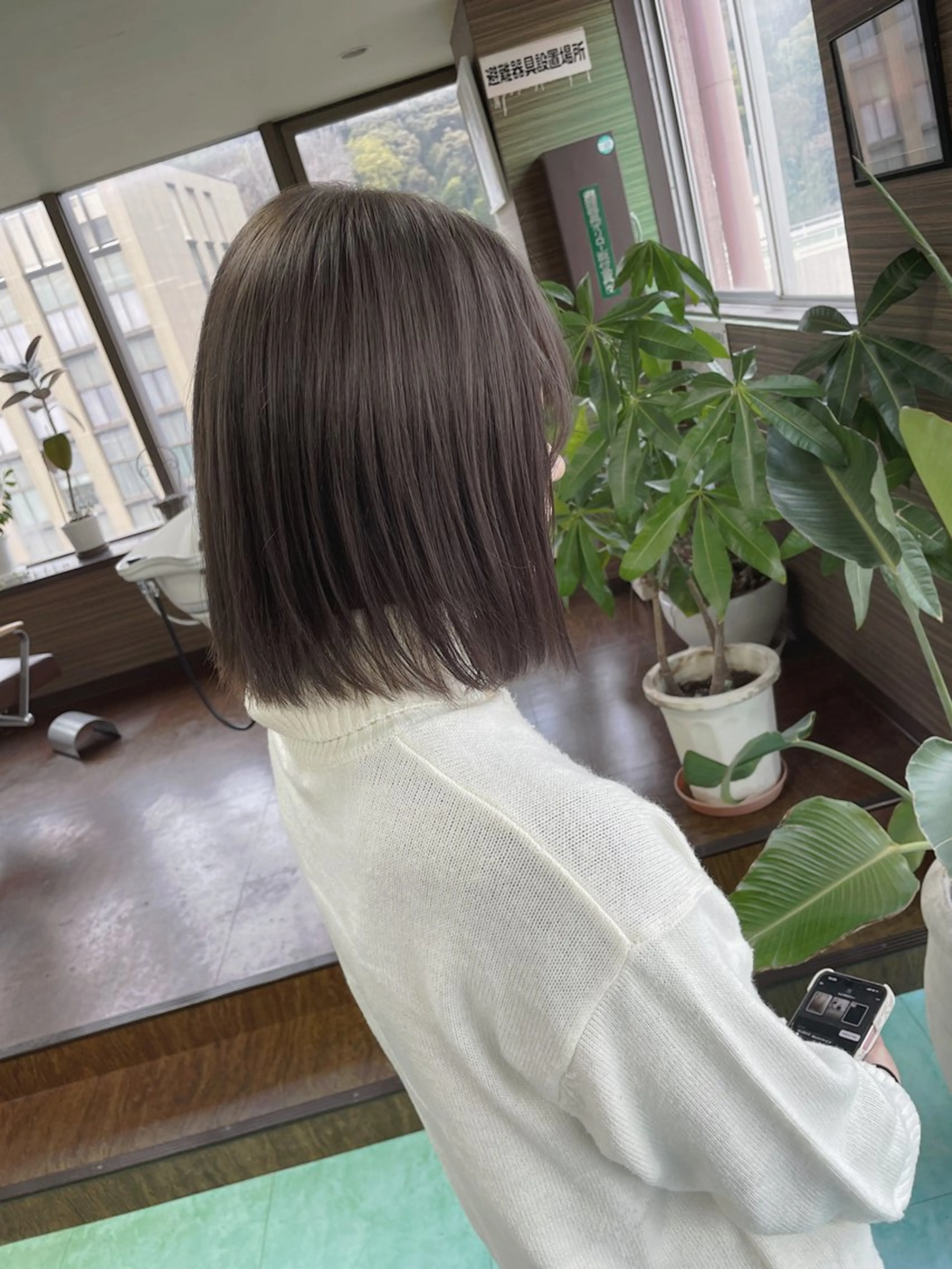 ミディアム カラー アッシュ ベージュカラー ブリーチ 透明感カラー ヘアカラー 土居 正季のヘアスタイル