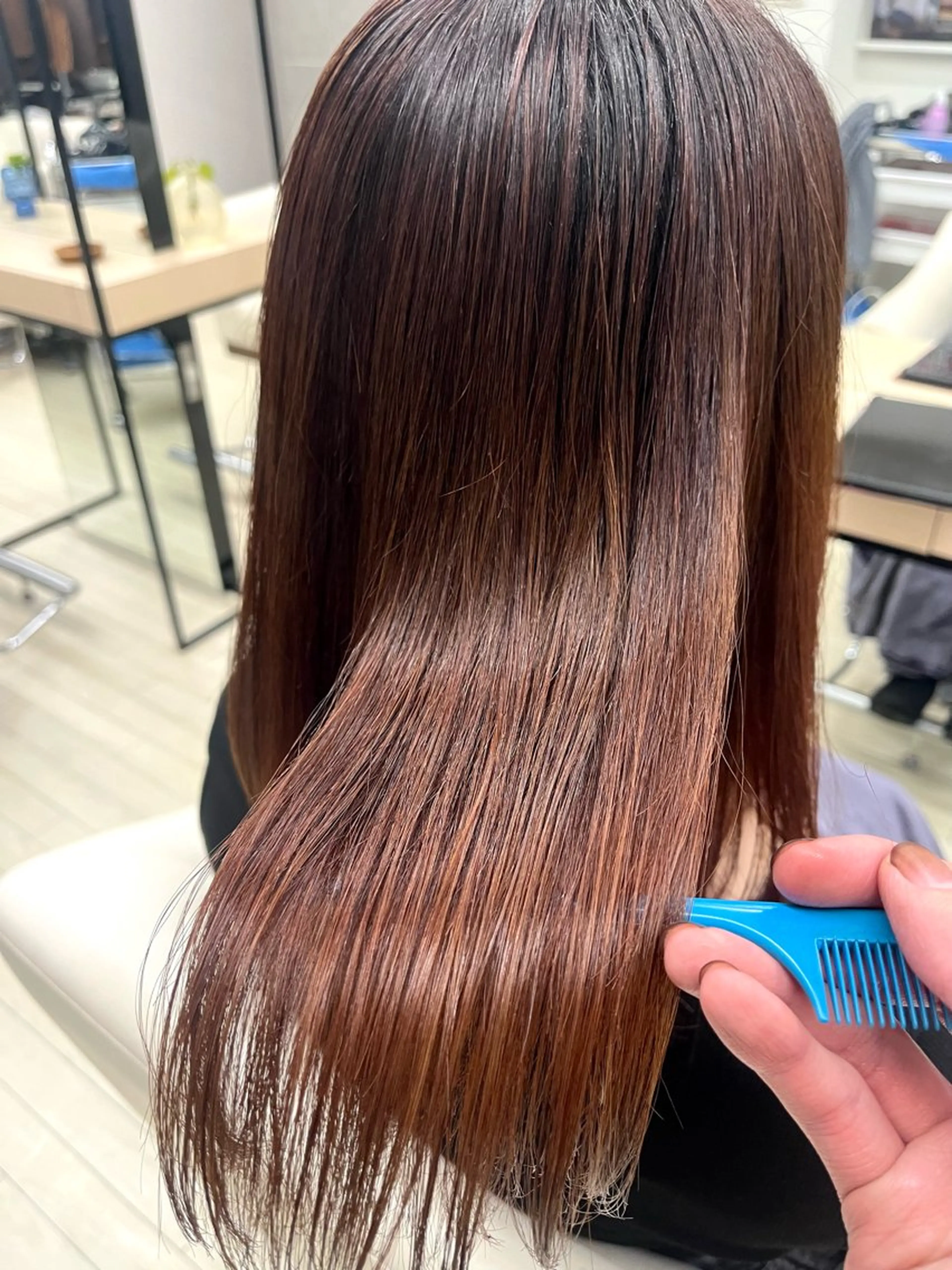 セミロング カット ヘアカラー トリートメント サンクレポ所属・森下 舜介のヘアスタイル