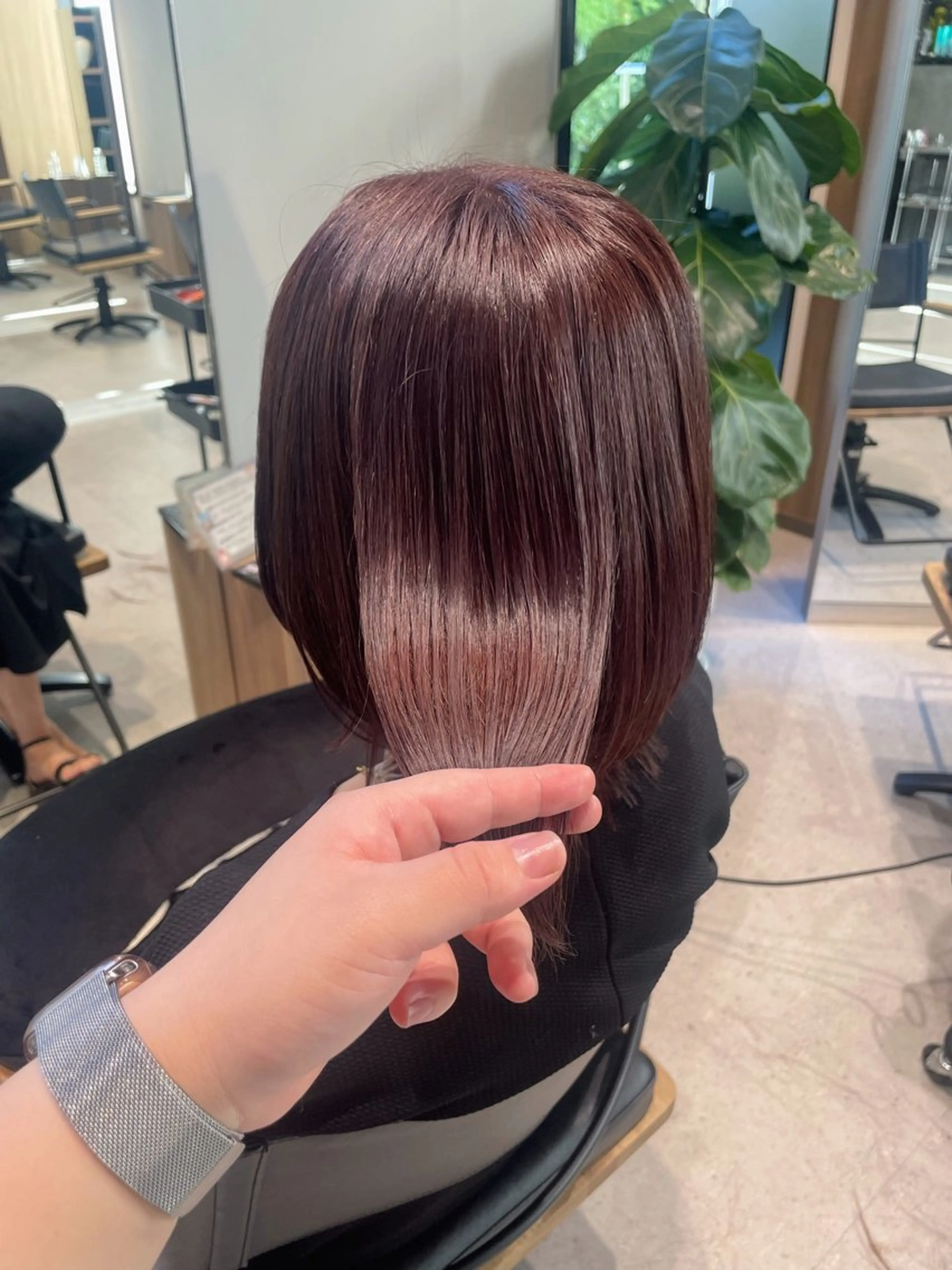 ミディアム カラー ピンクカラー mai .のヘアスタイル