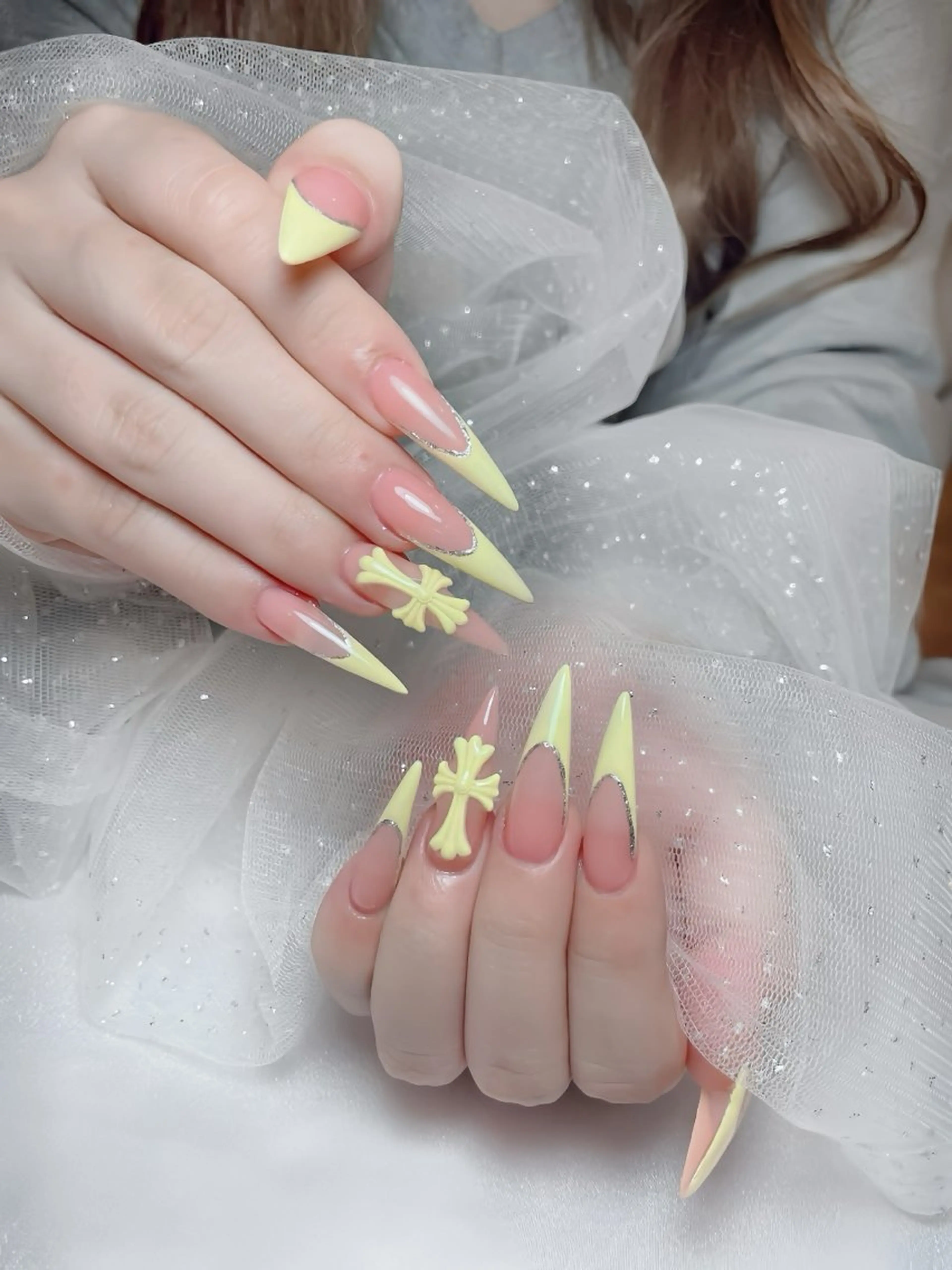 ネイル オーロラネイル チークネイル 桜ネイル クリアネイル ドット ハンドネイル Rin Nail 新大久保店のネイルデザイン