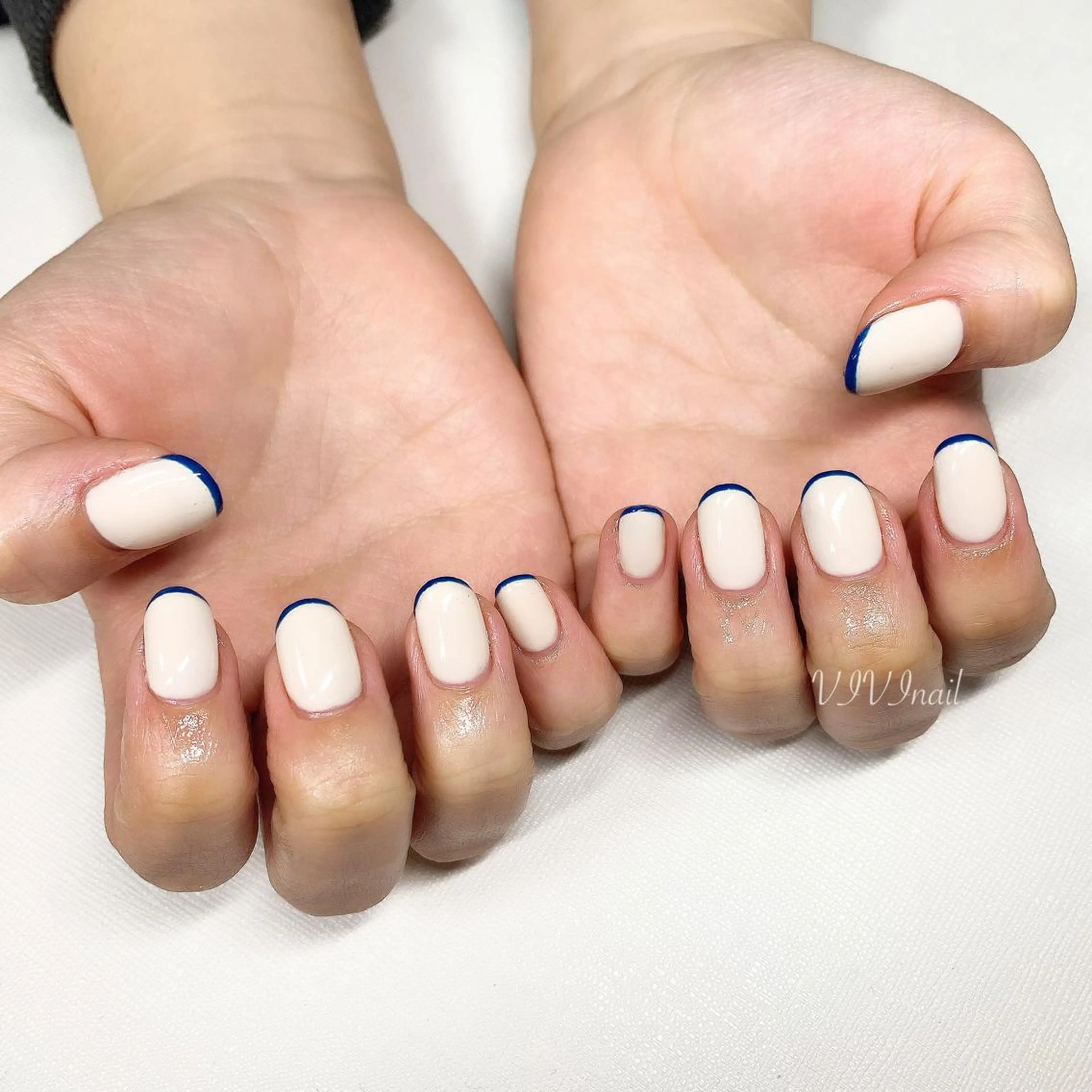 ネイル ブルー フレンチネイル ハンドネイル vivi nailのネイルデザイン