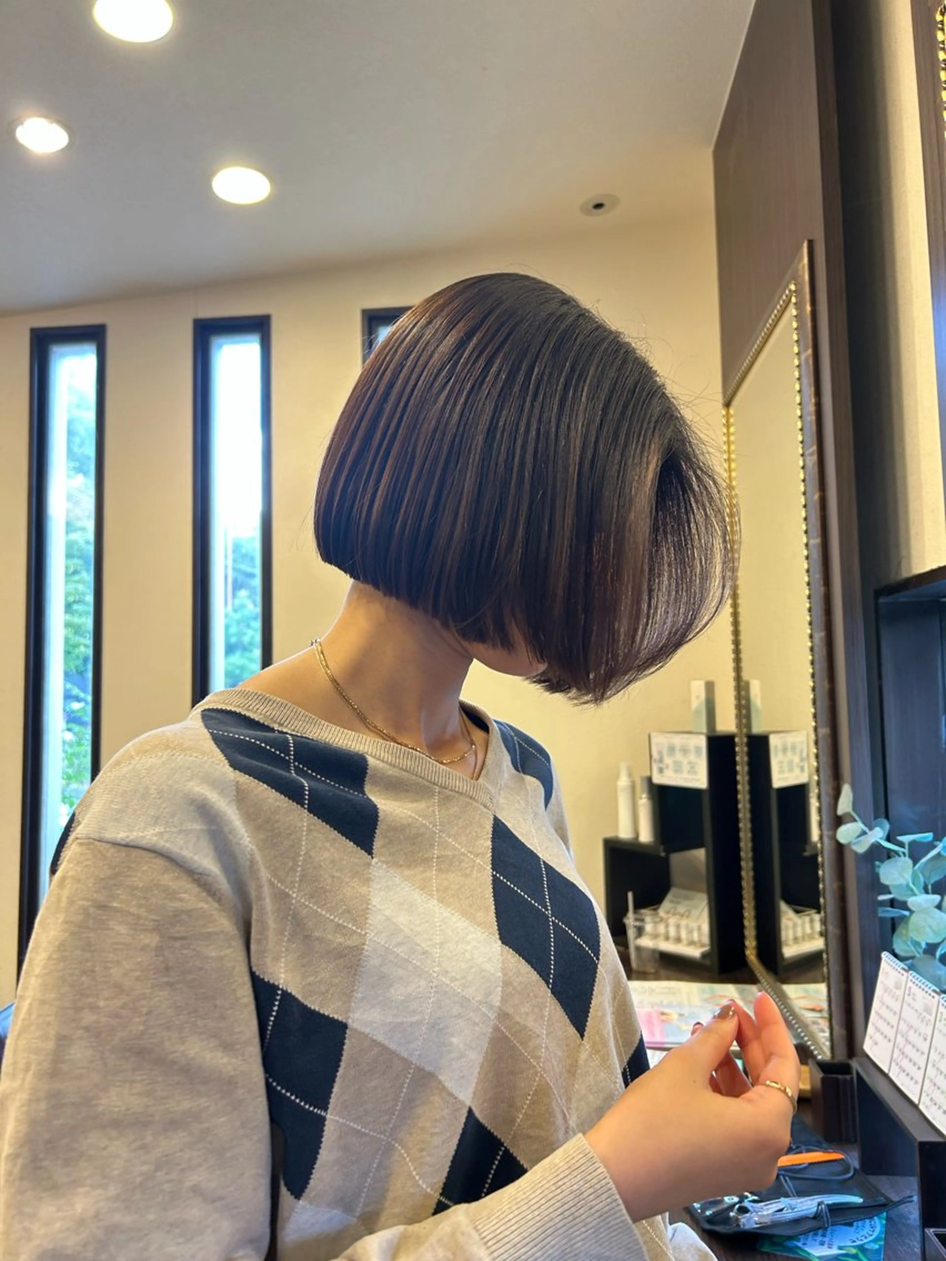 ショート 似合わせレイヤー/透 明感カラー/momiのヘアスタイル