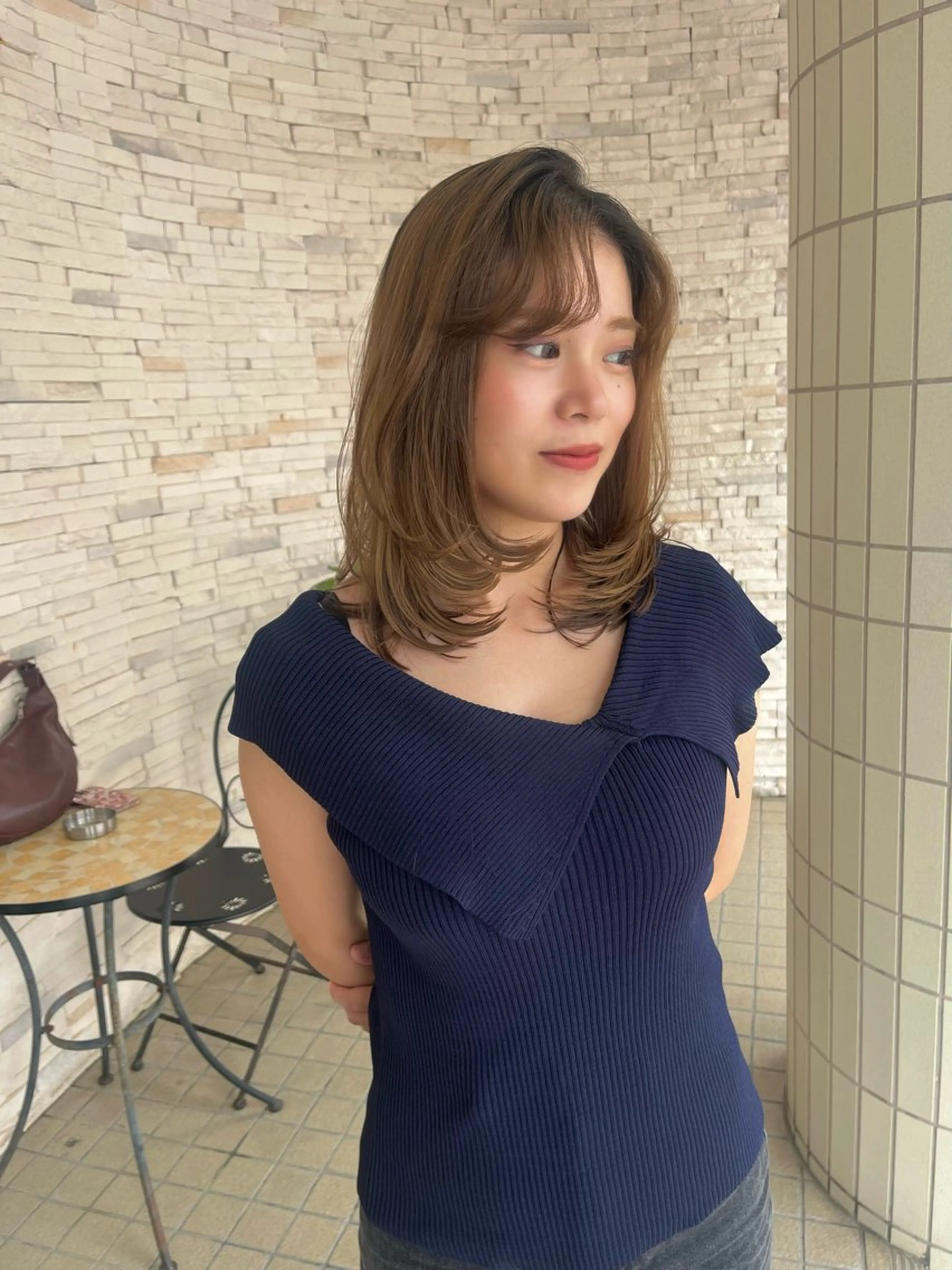 ミディアム カット 喜屋武 美月のヘアスタイル